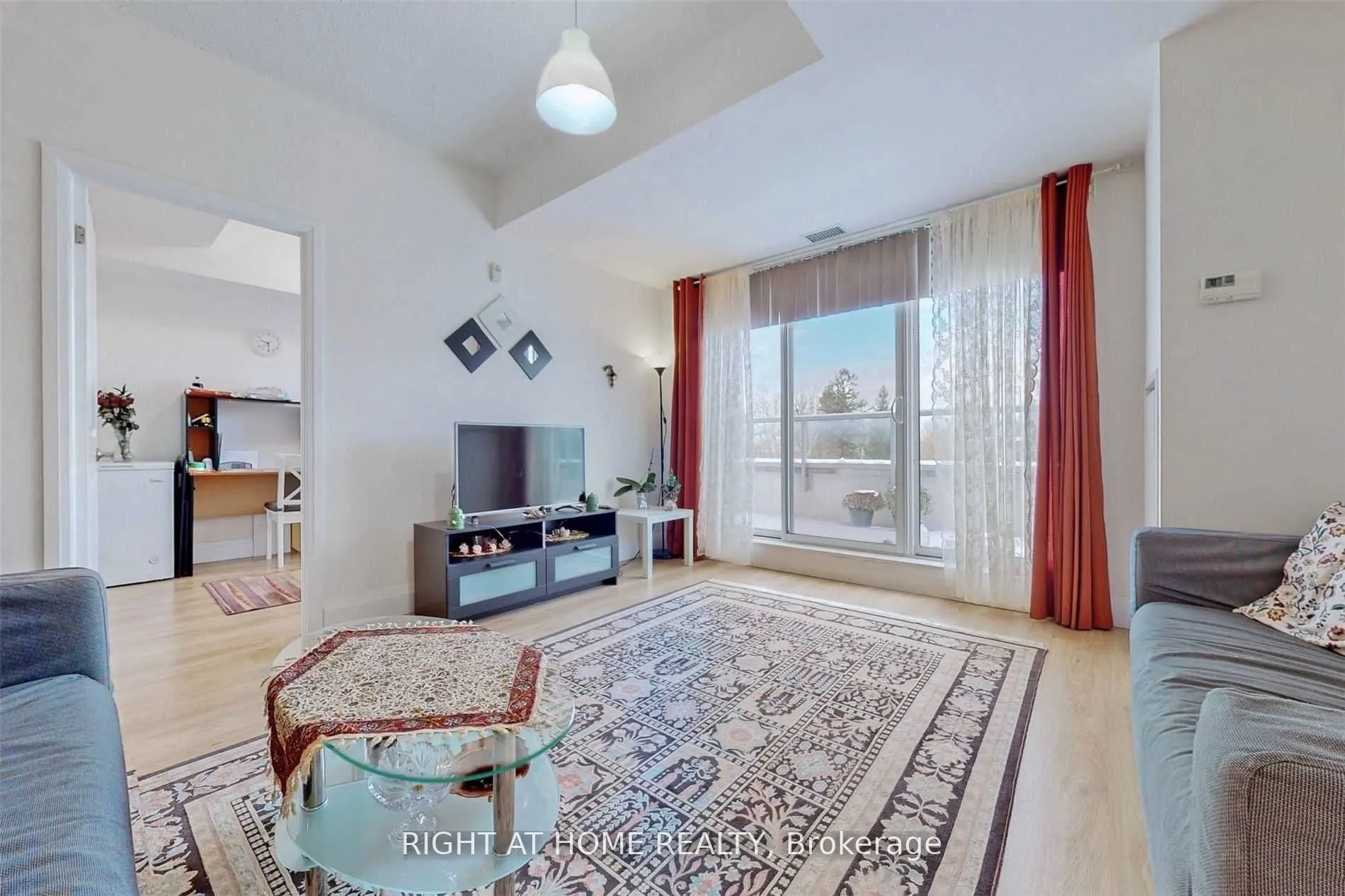 222 Finch Avenue W, #301