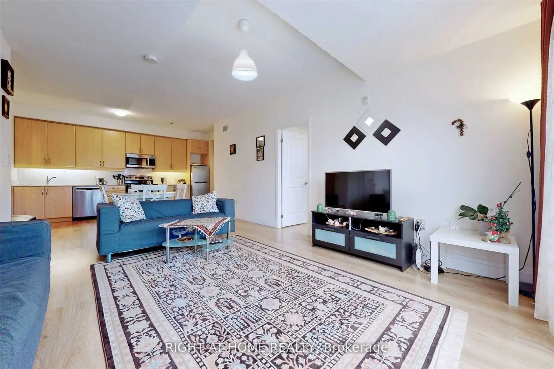 222 Finch Avenue W, #301