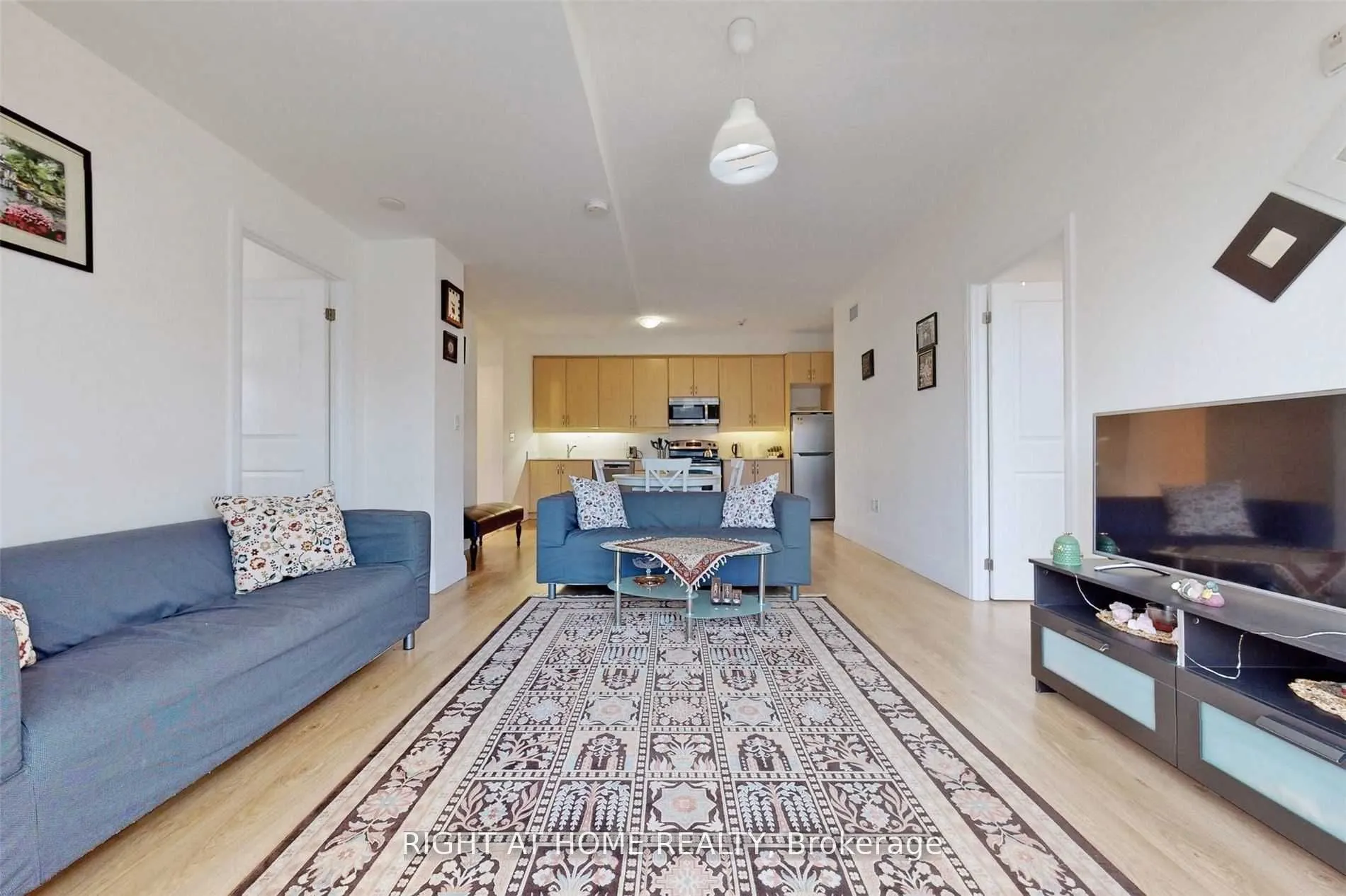 222 Finch Avenue W, #301