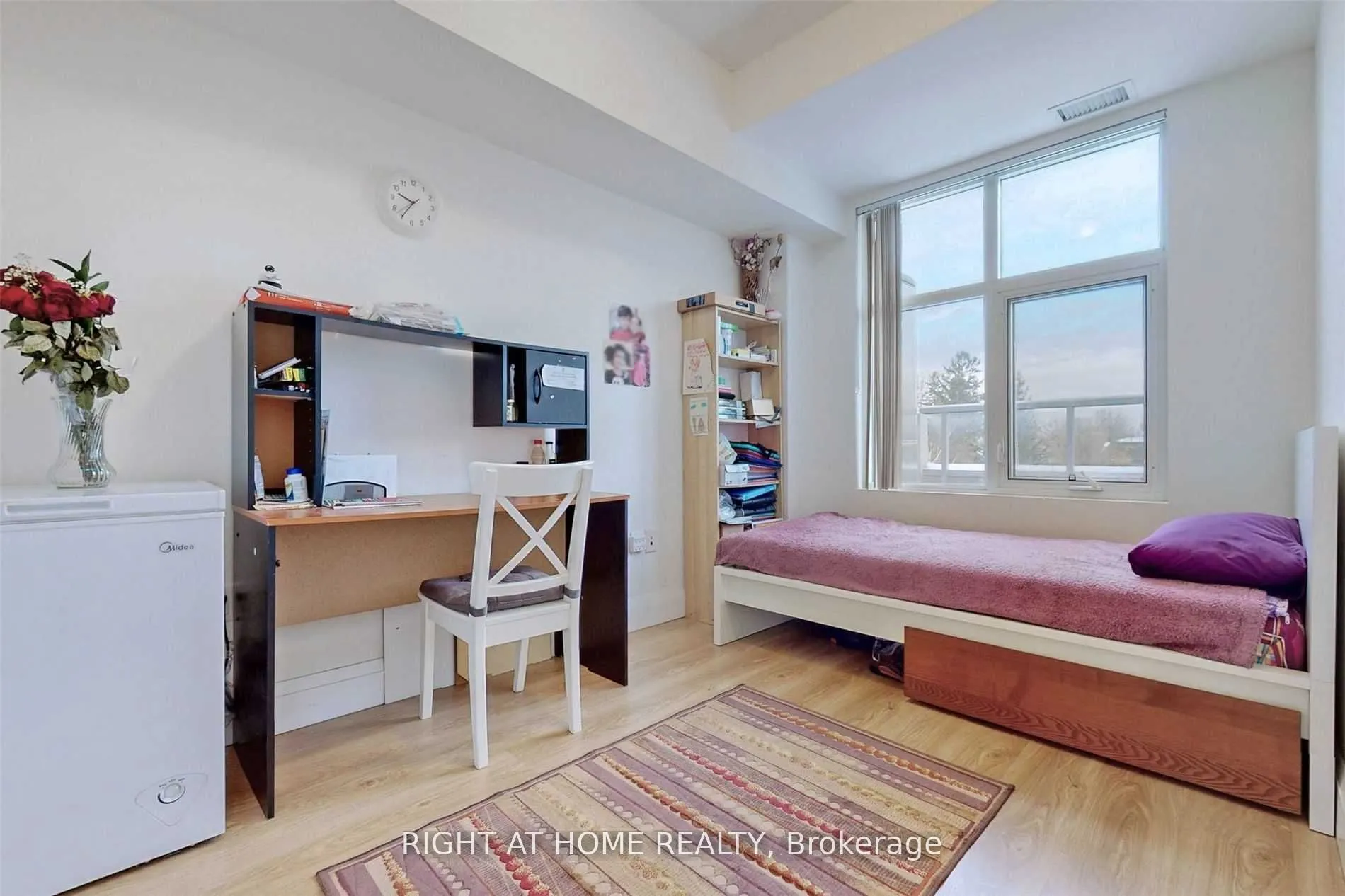 222 Finch Avenue W, #301