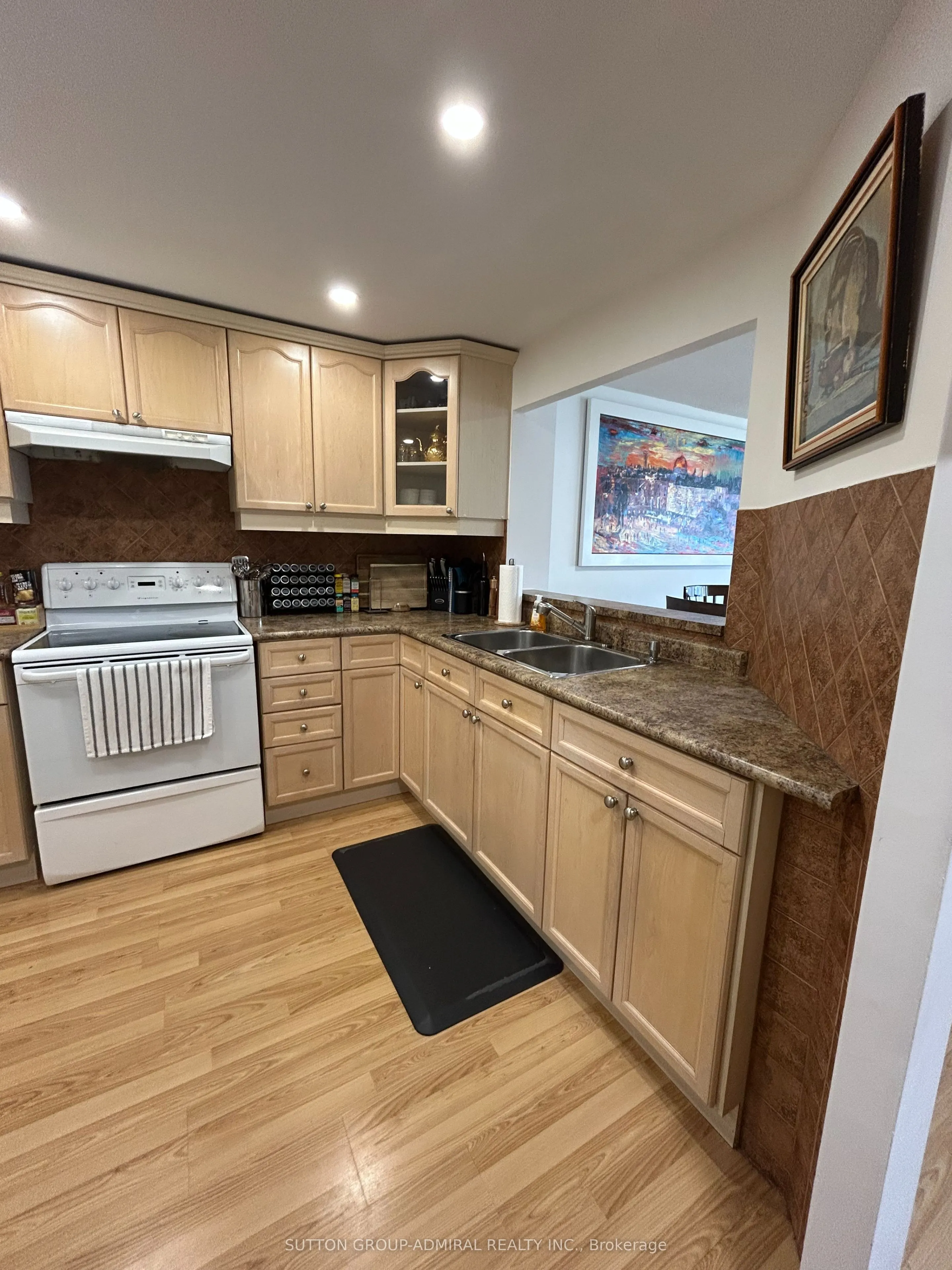 1101 Steeles Avenue W, #909