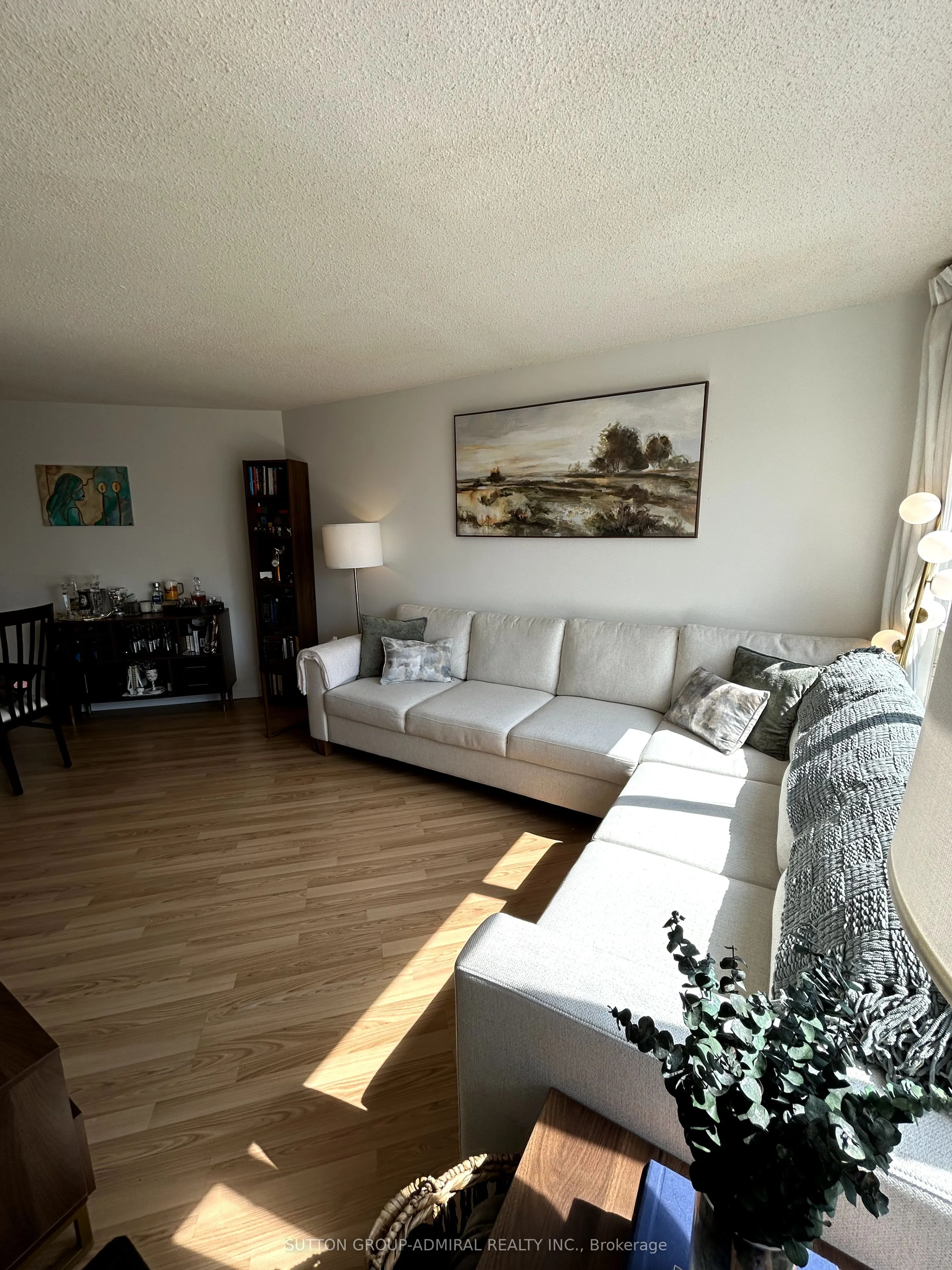 1101 Steeles Avenue W, #909