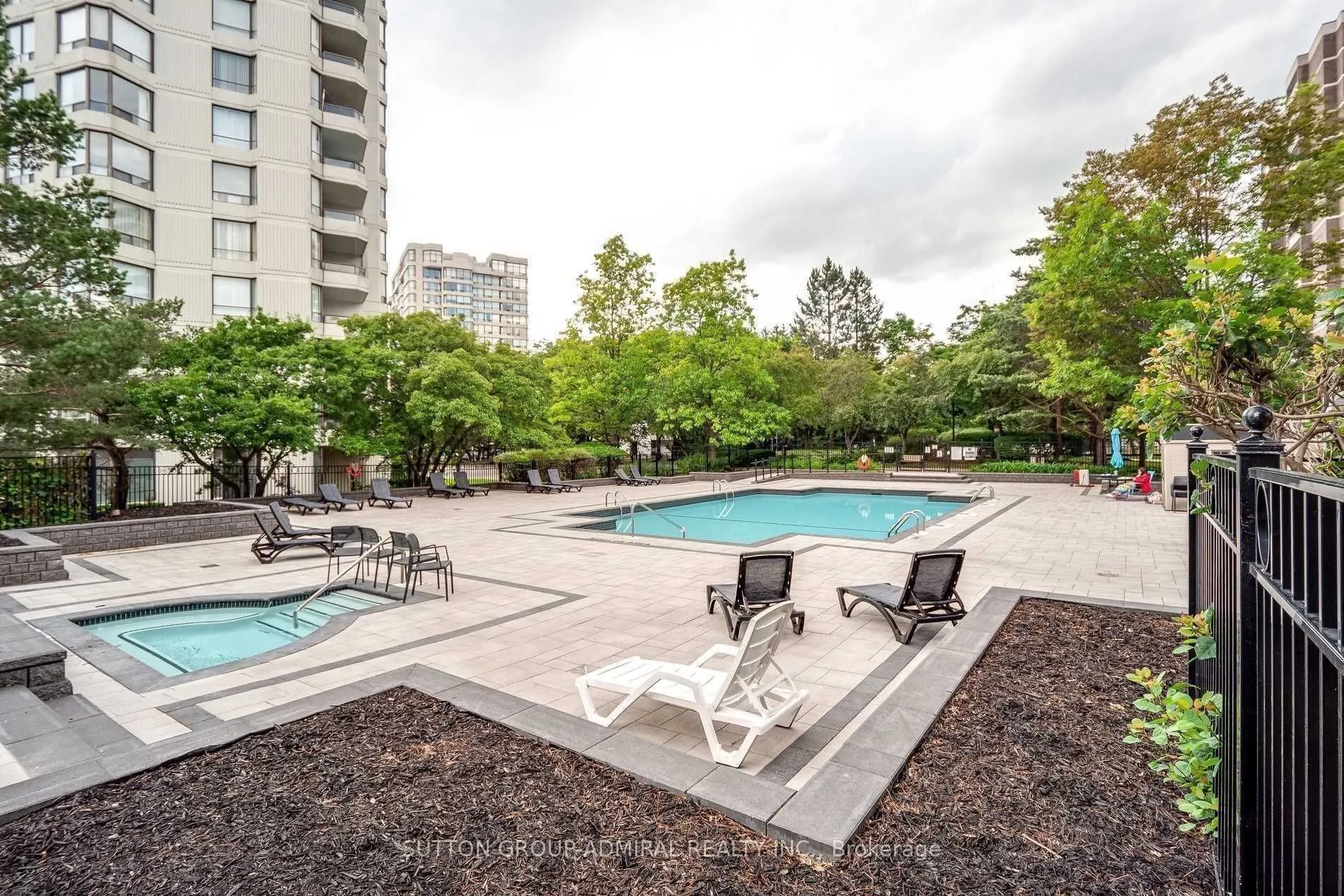 1101 Steeles Avenue W, #909