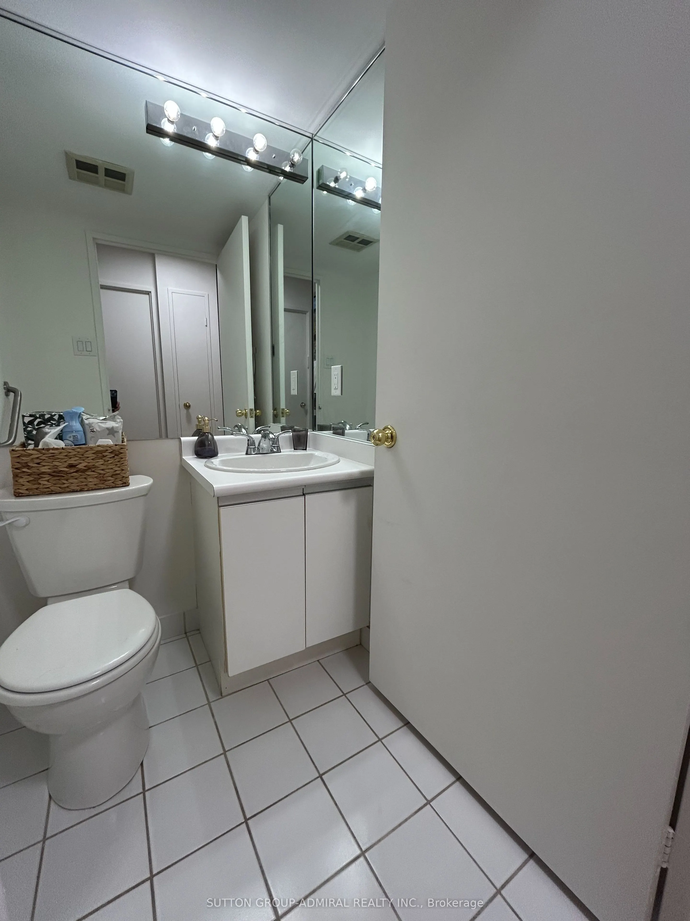 1101 Steeles Avenue W, #909