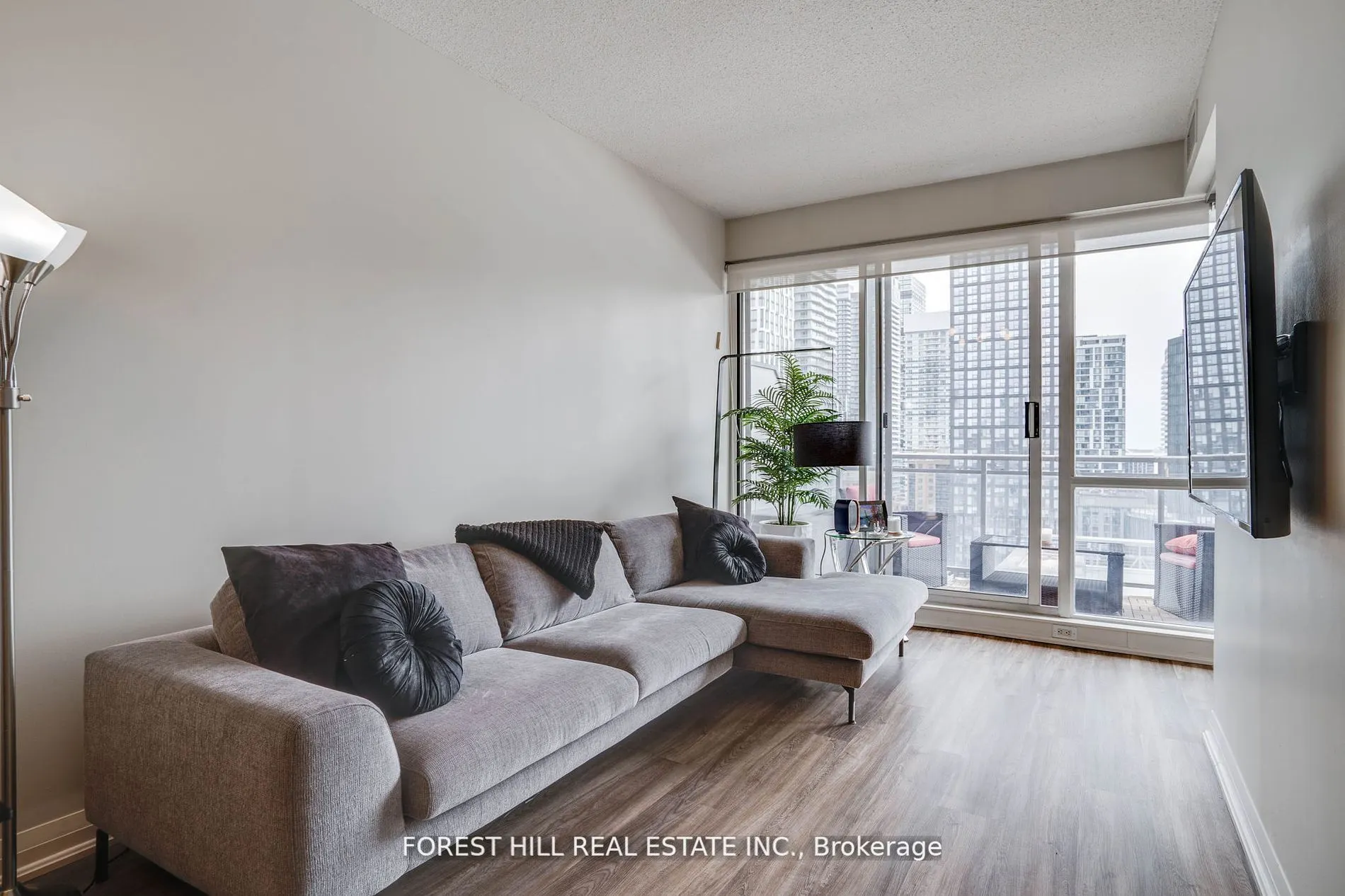 220 Victoria Street, #1803