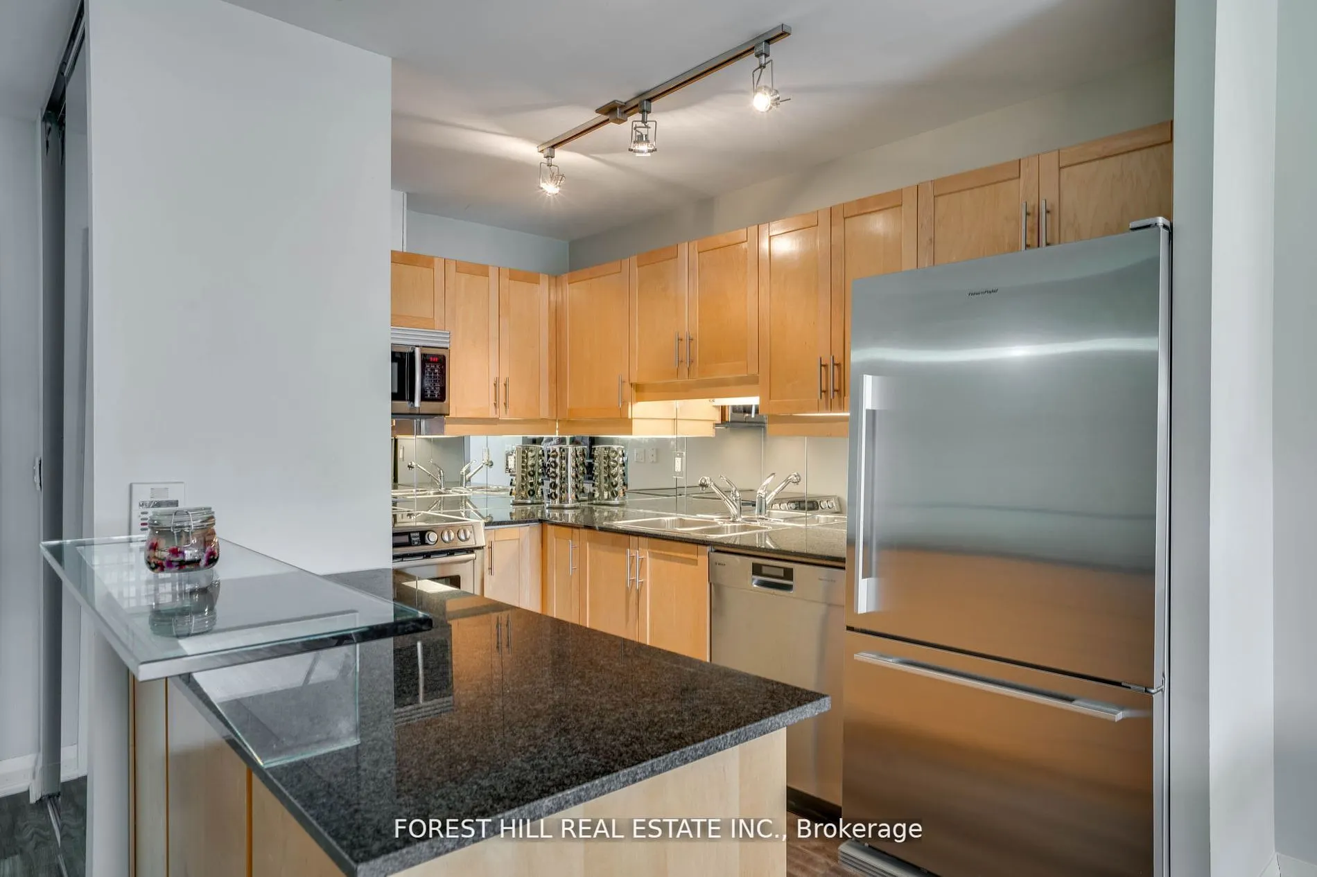 220 Victoria Street, #1803
