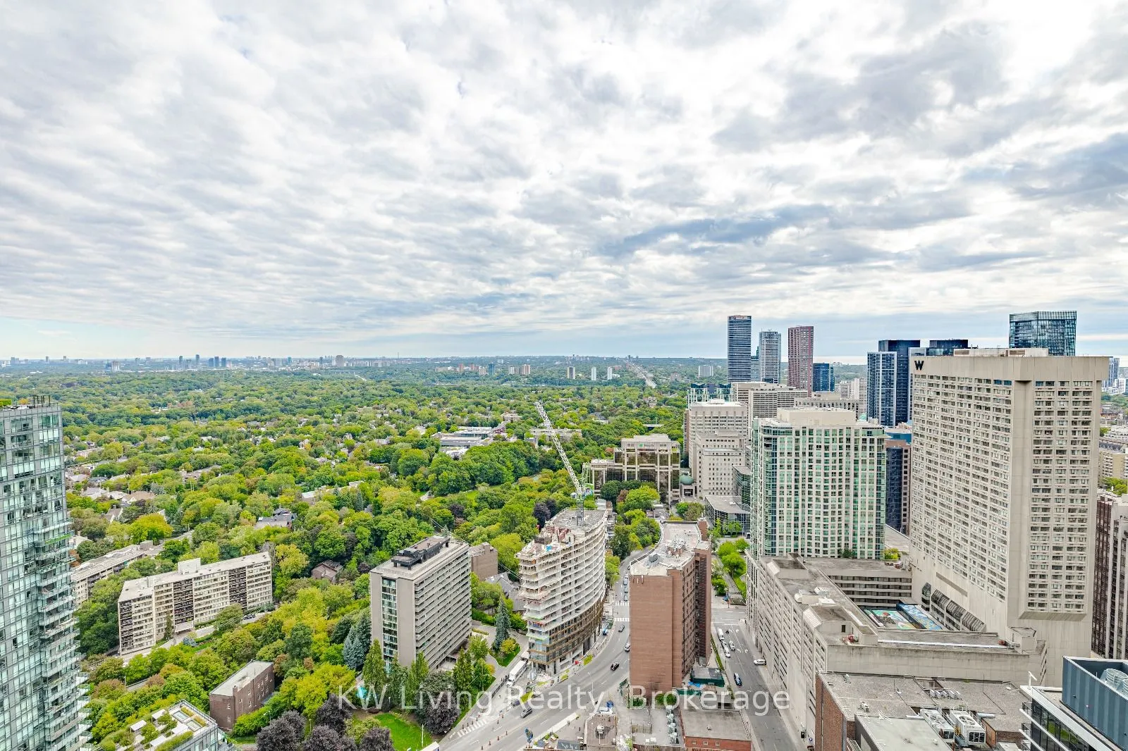 1 Yorkville Avenue, #4009