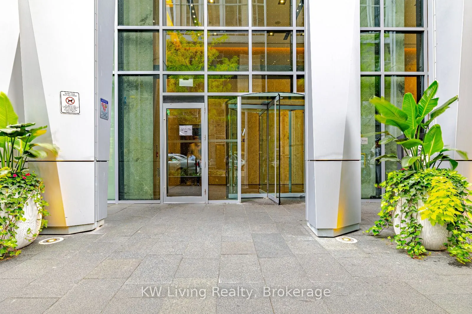 1 Yorkville Avenue, #4009
