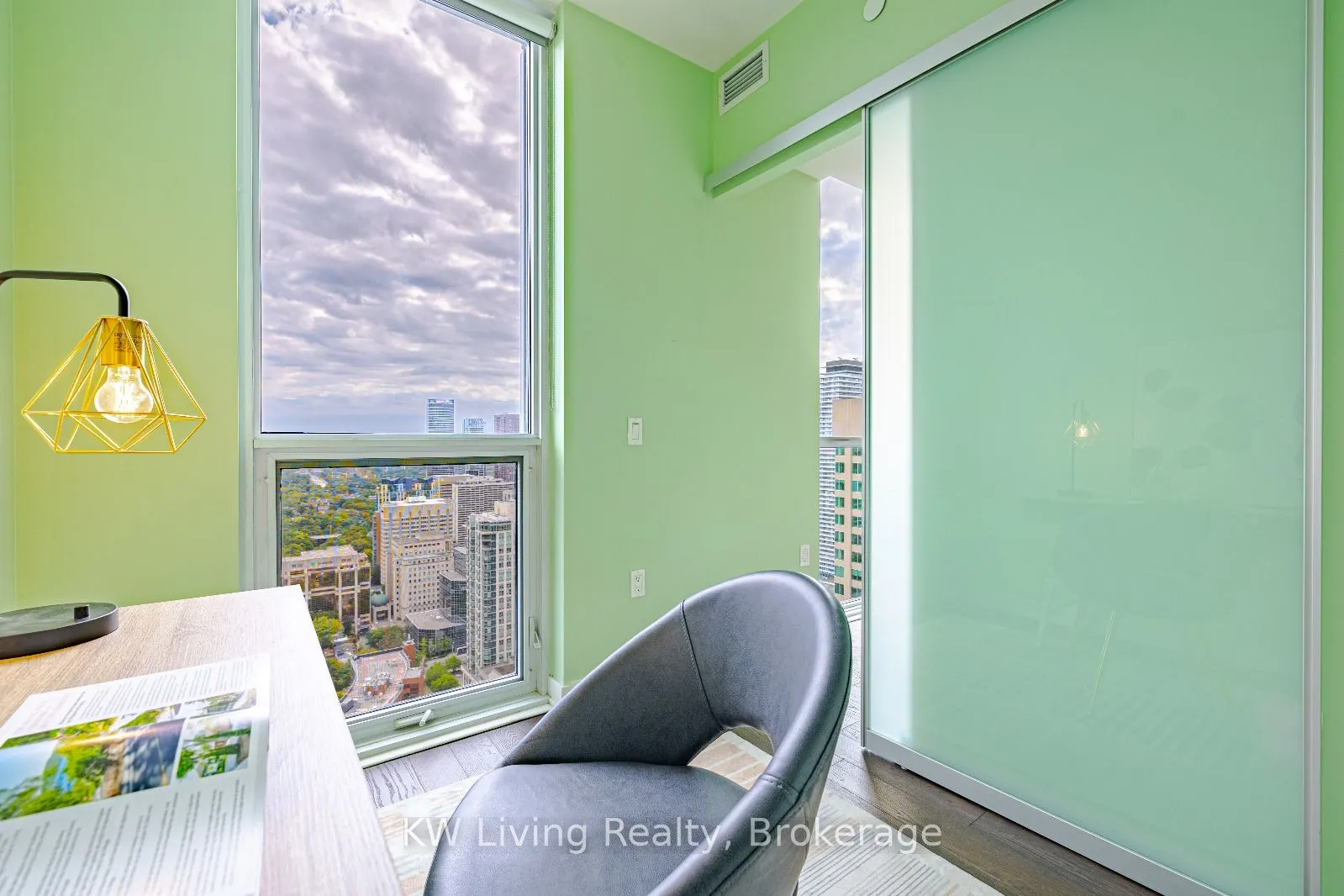 1 Yorkville Avenue, #4009