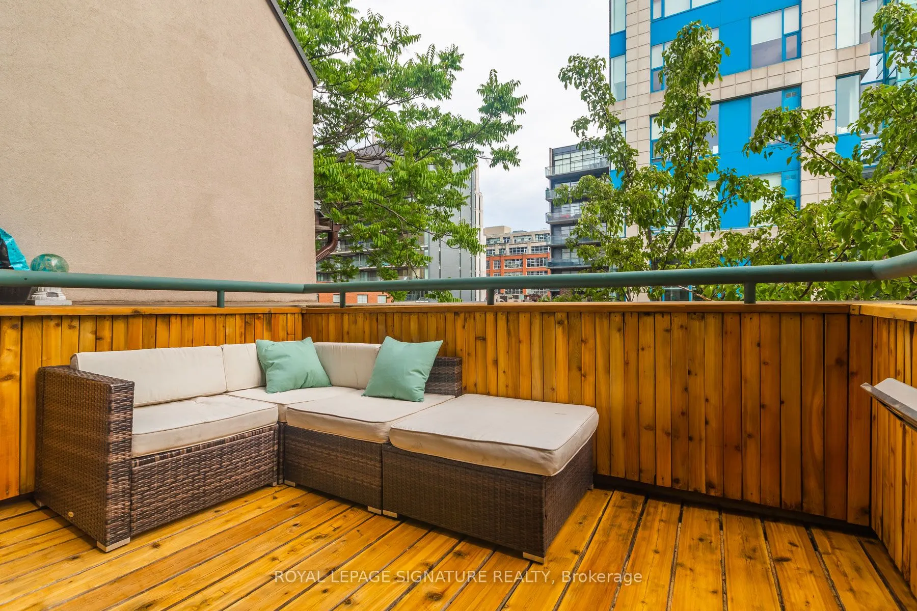 500 Richmond Street W