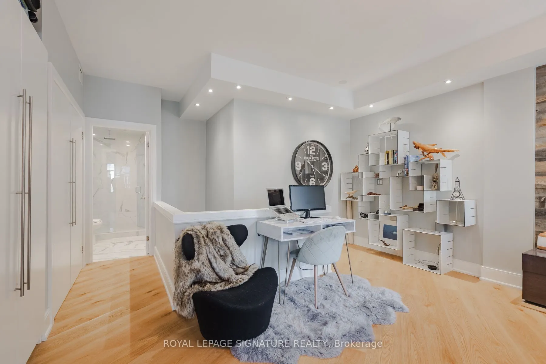 500 Richmond Street W