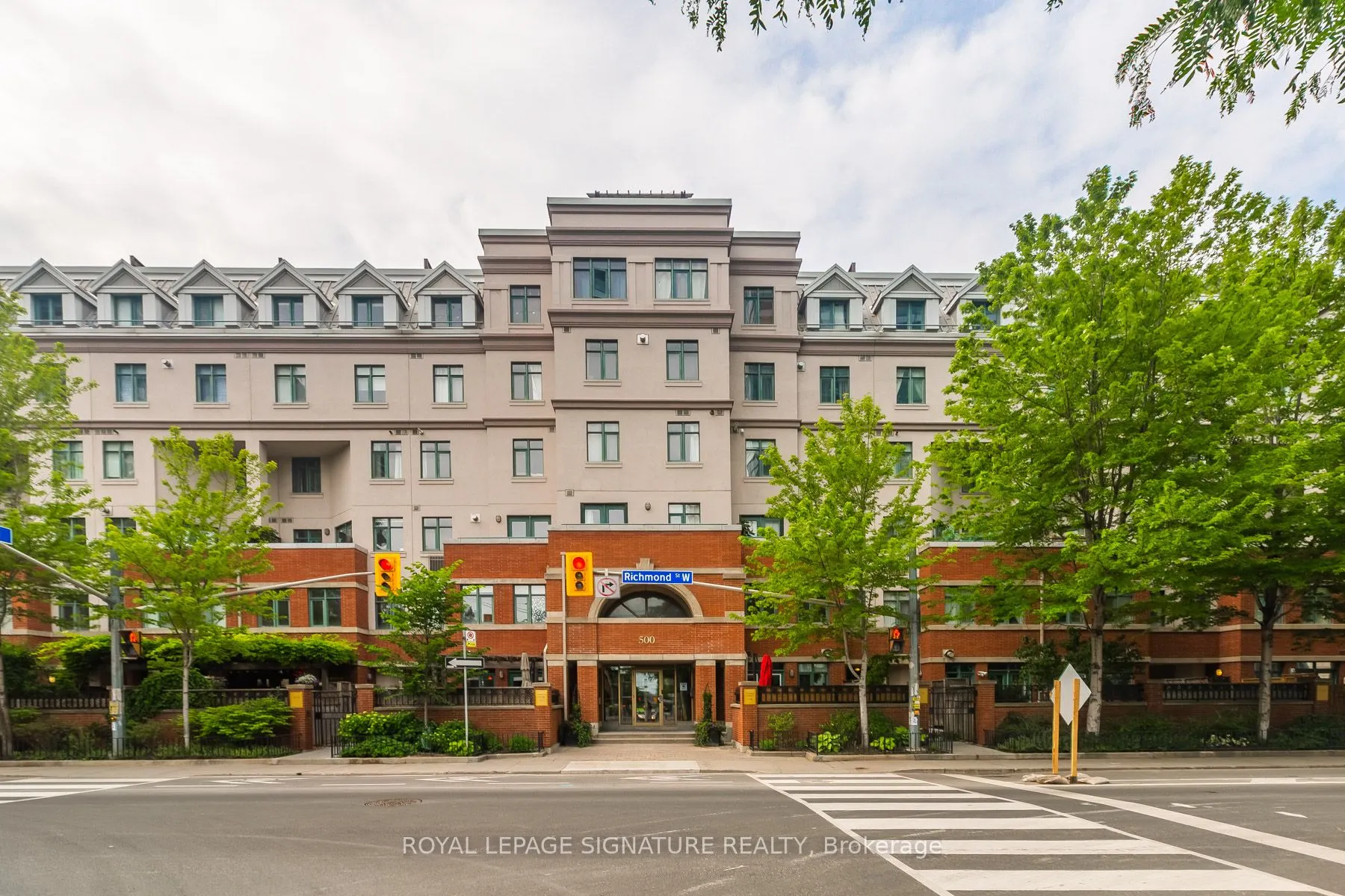 500 Richmond Street W