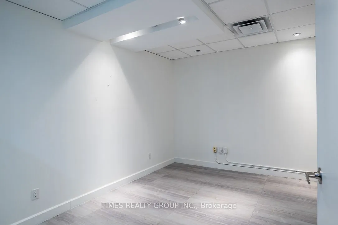 801 Eglinton Avenue W, #400