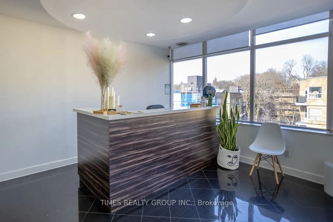 801 Eglinton Avenue W, #400