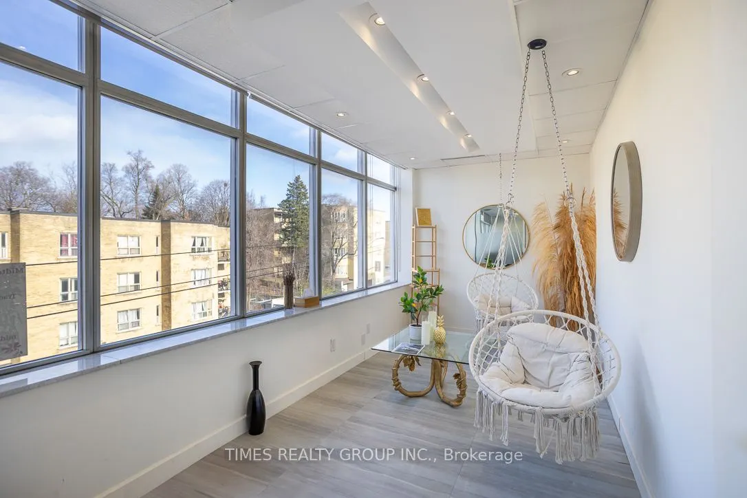 801 Eglinton Avenue W, #400