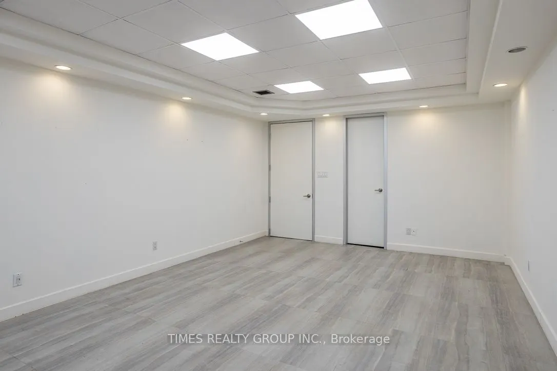 801 Eglinton Avenue W, #400