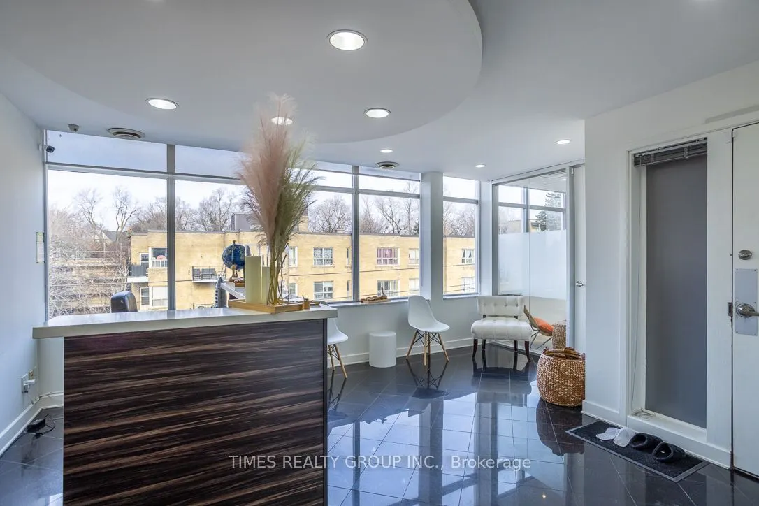801 Eglinton Avenue W, #400