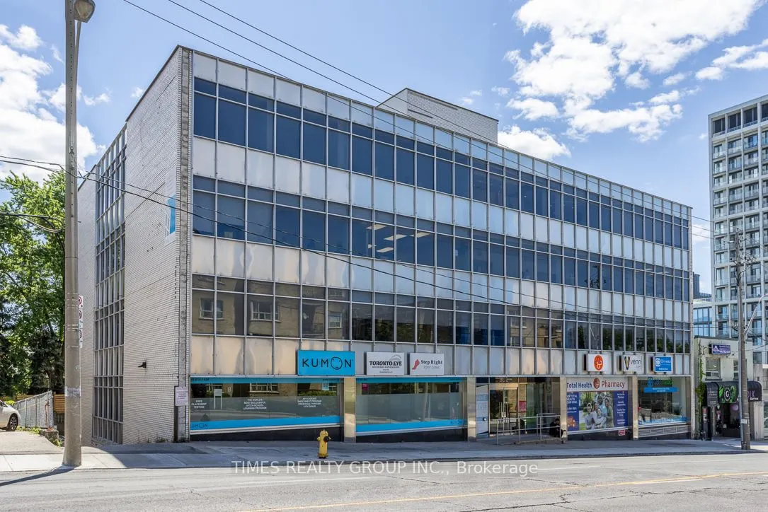 801 Eglinton Avenue W, #400