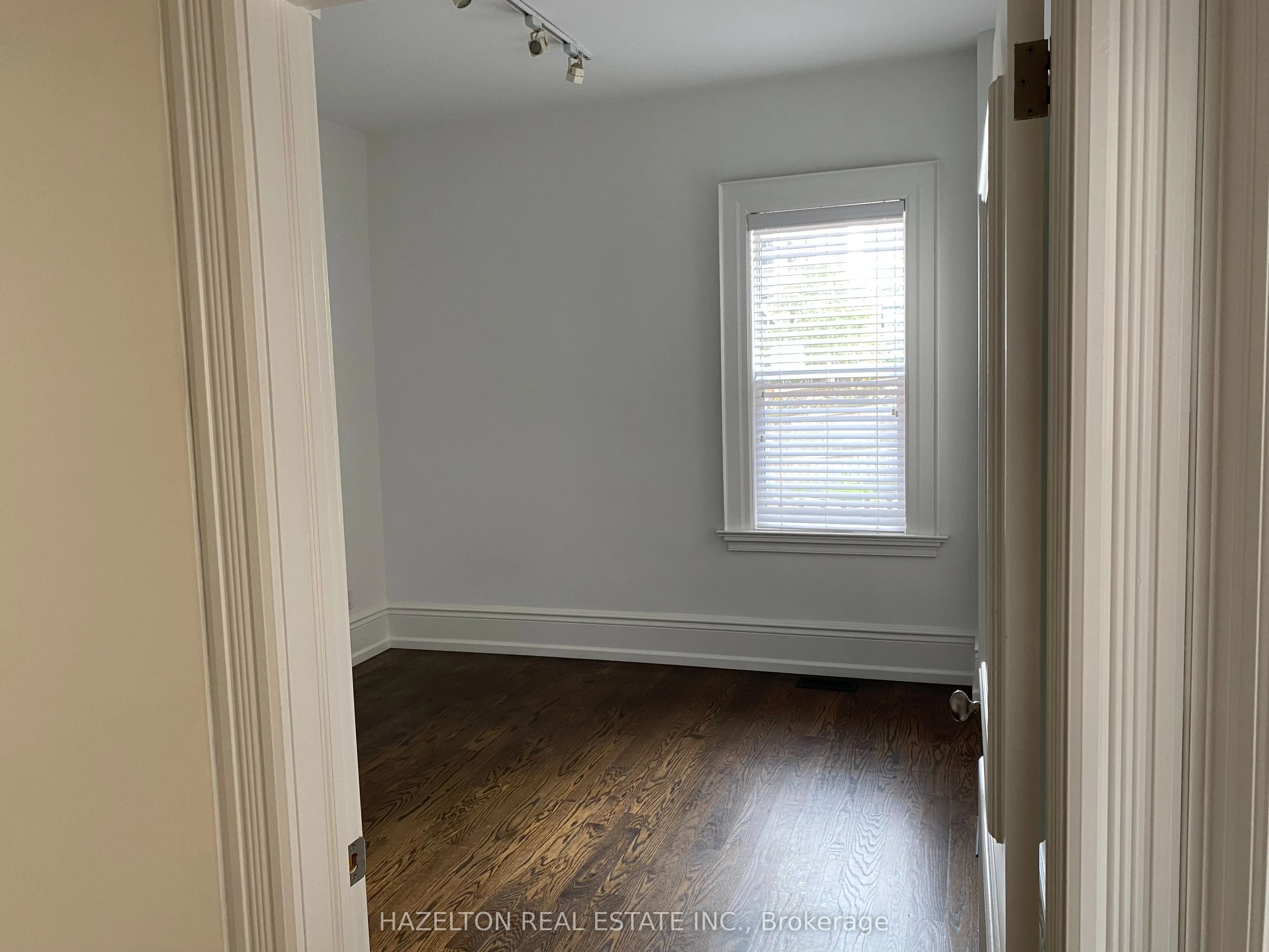 19 Lowther Avenue, #1