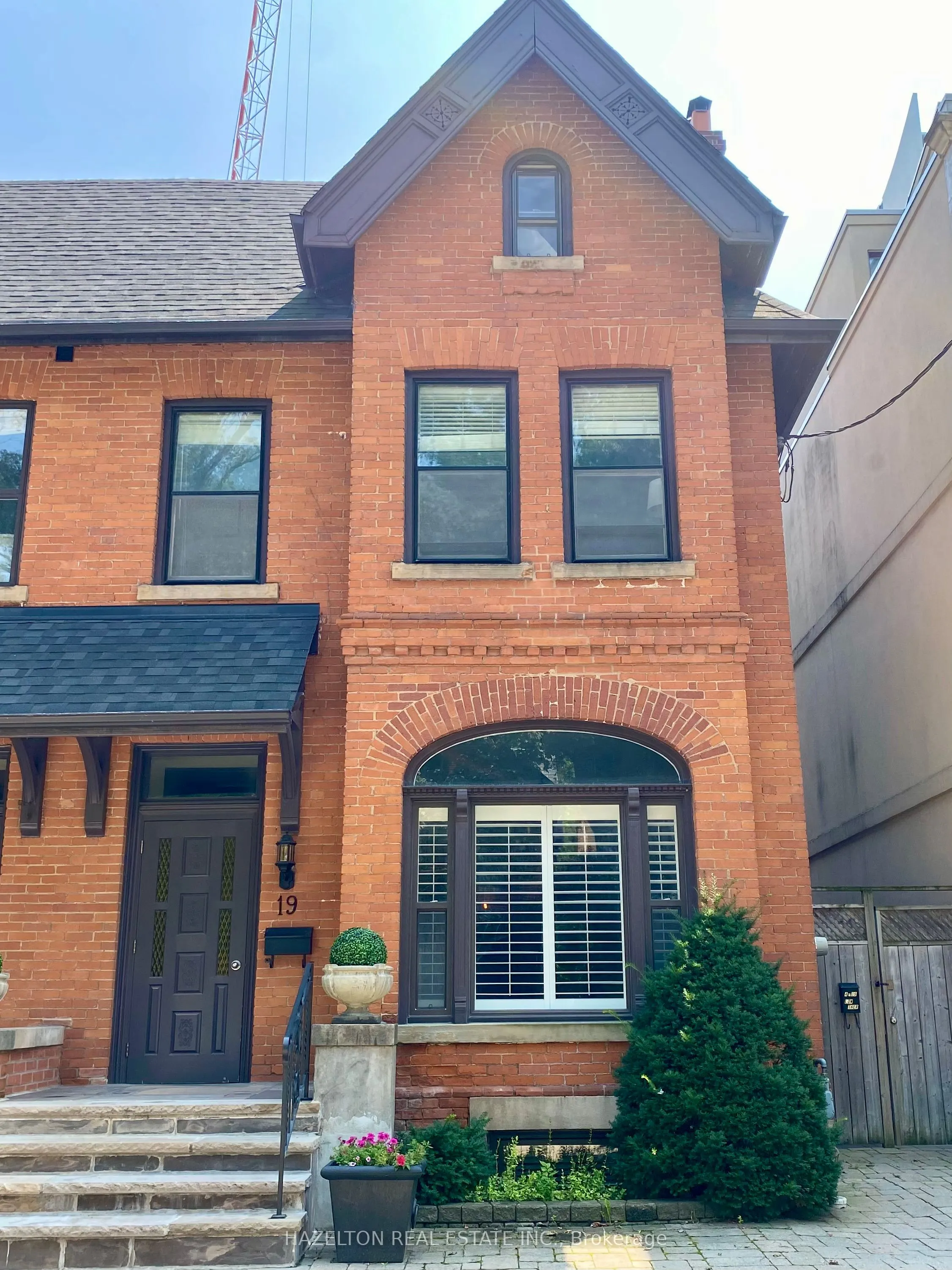 19 Lowther Avenue, #1