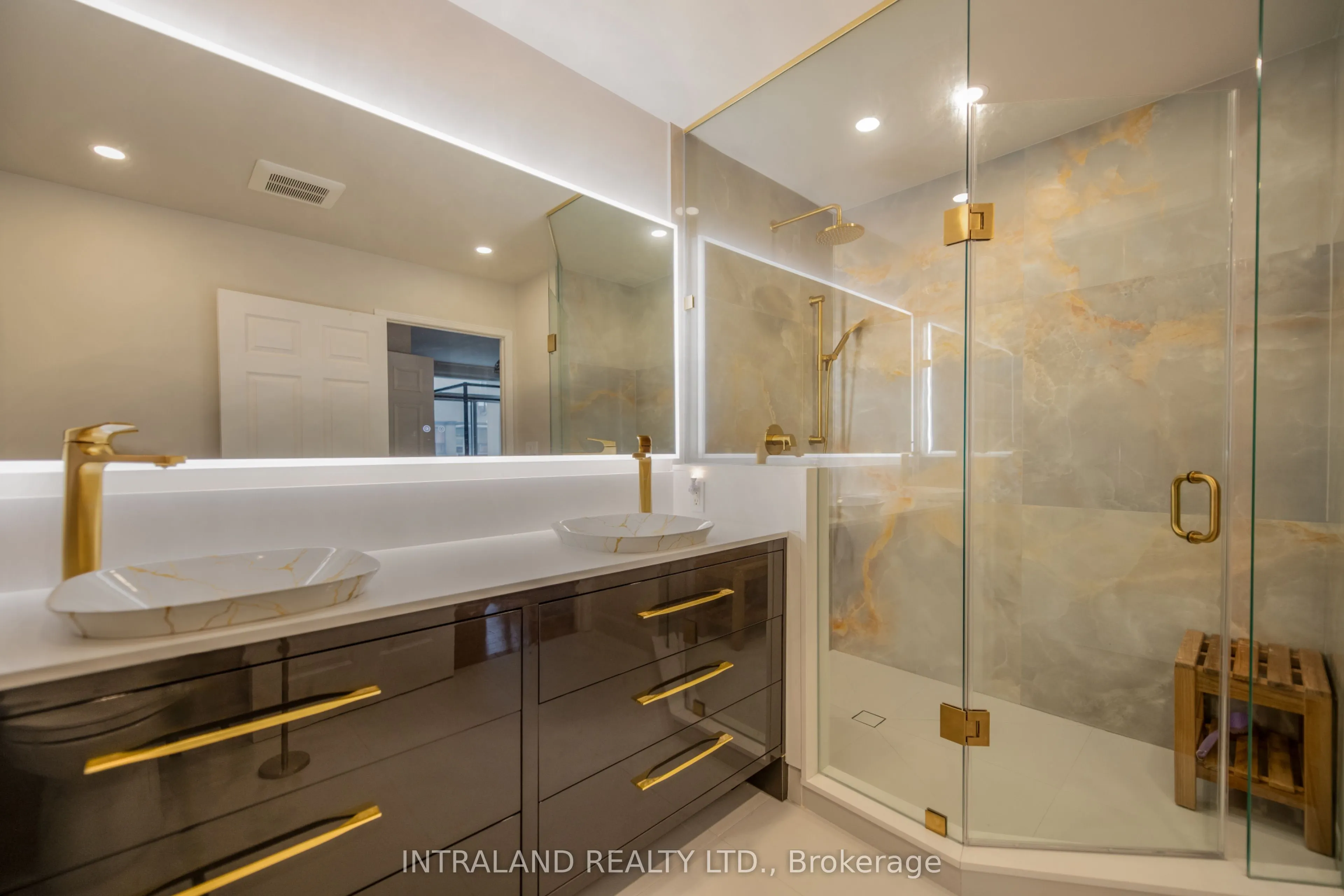 4200 Bathurst Street, #705