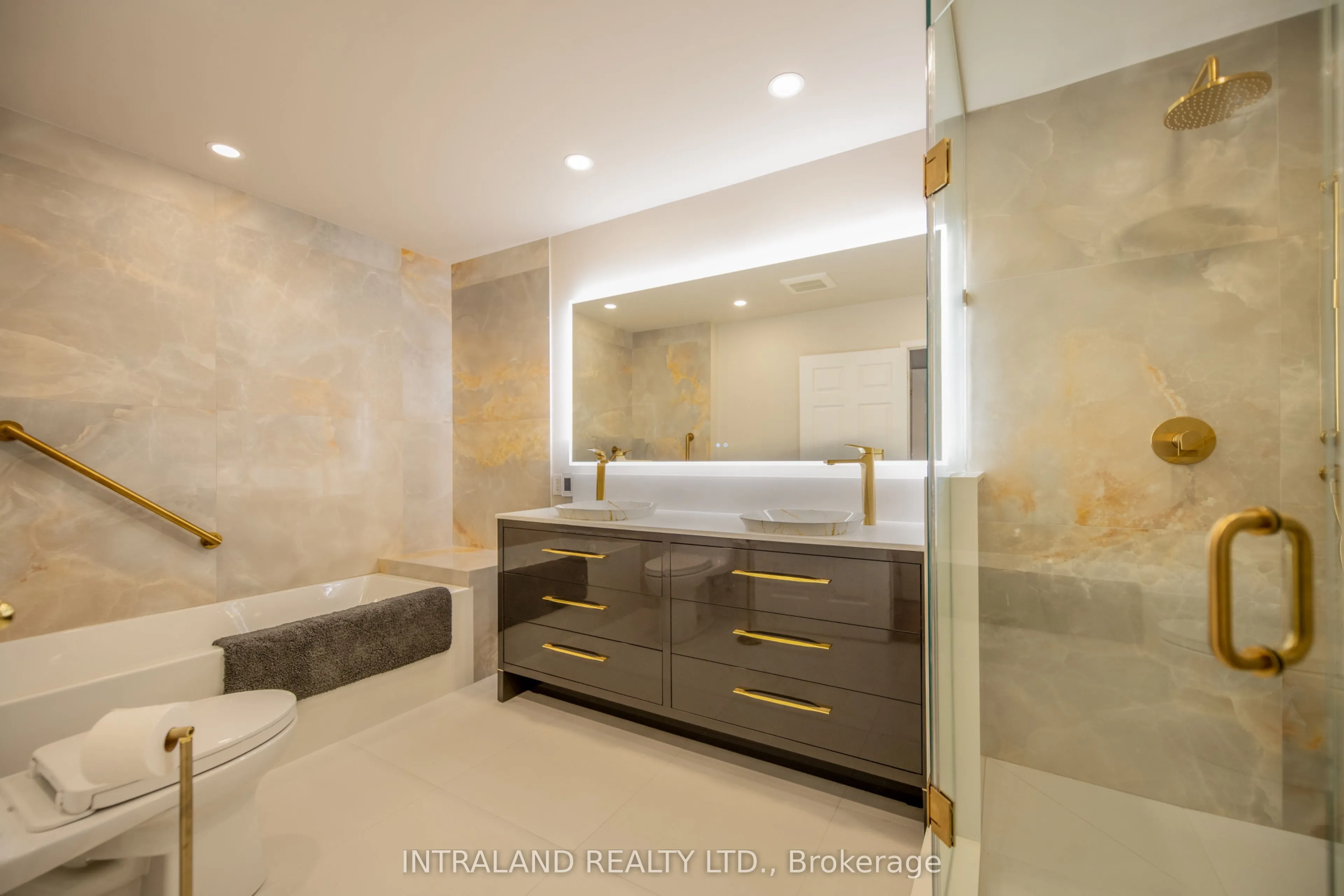 4200 Bathurst Street, #705