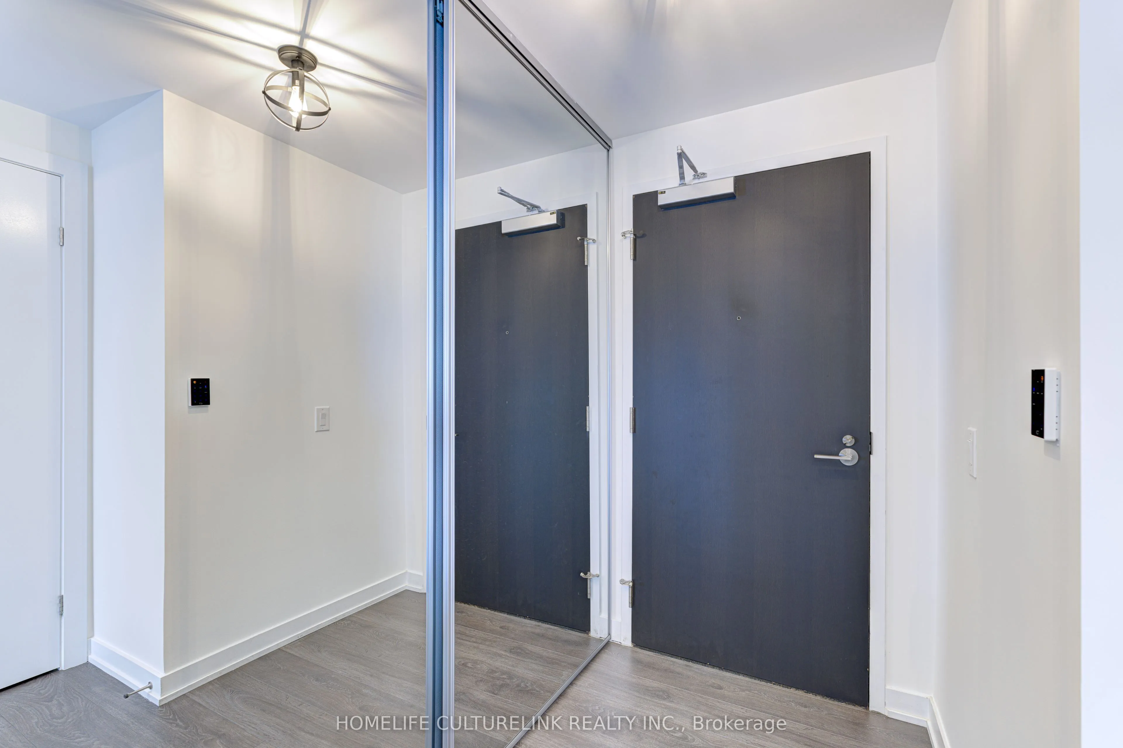 609 Avenue Road, #1704