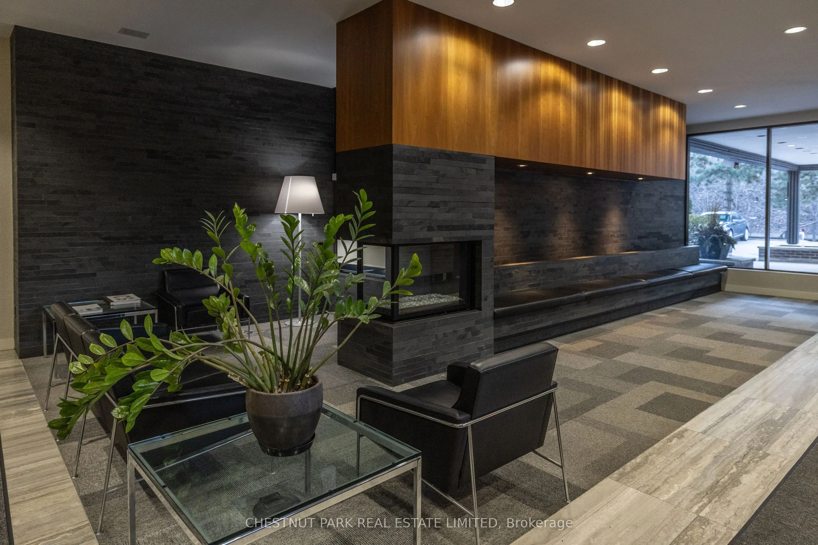 120 Rosedale Valley Road S, #810