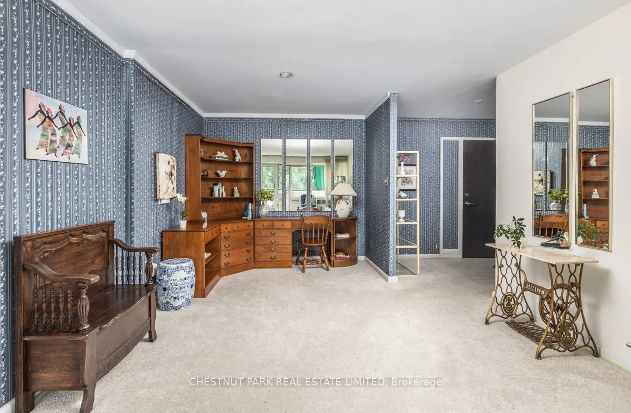 120 Rosedale Valley Road S, #810
