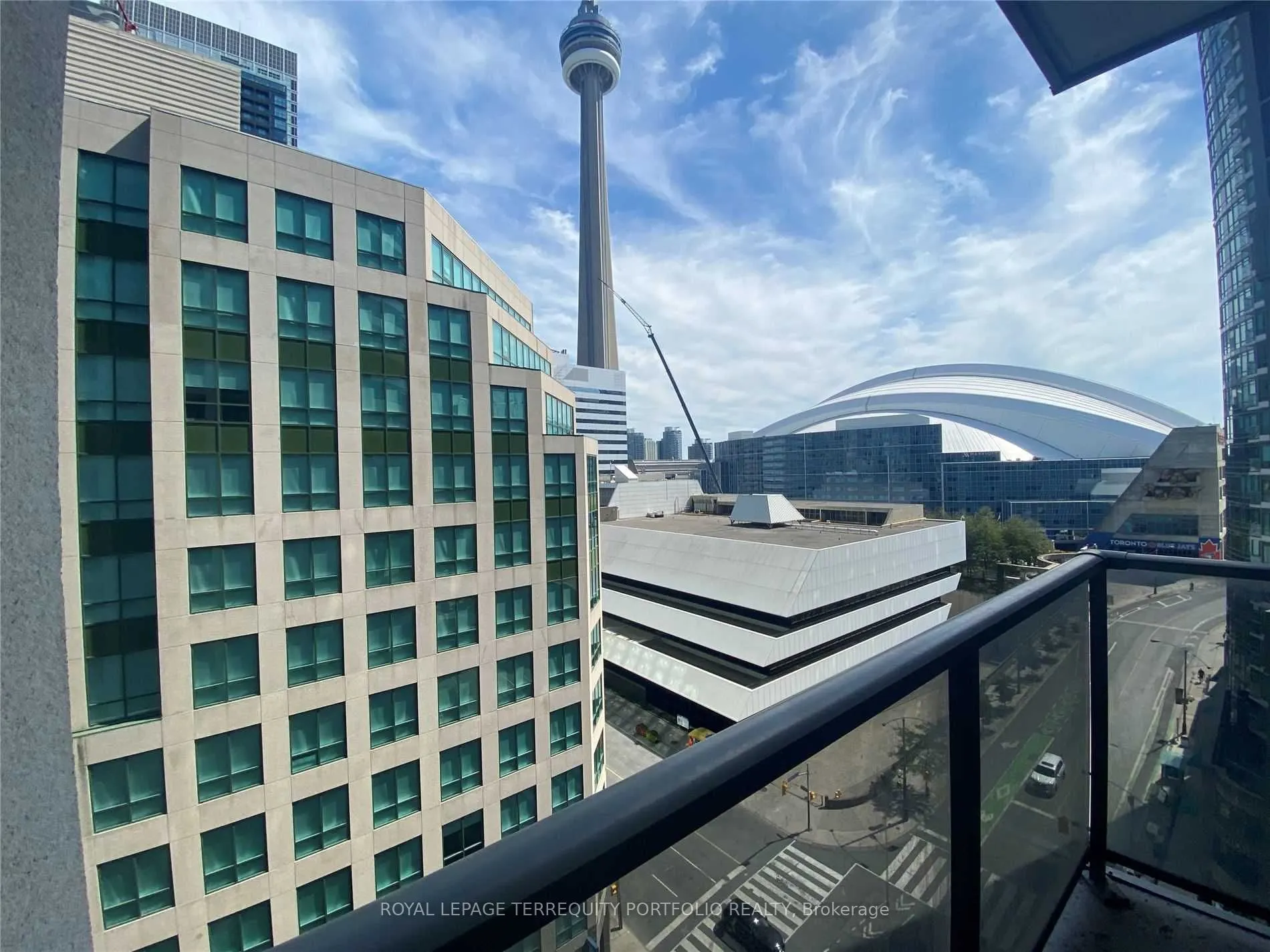 20 Blue Jays Way, #1213