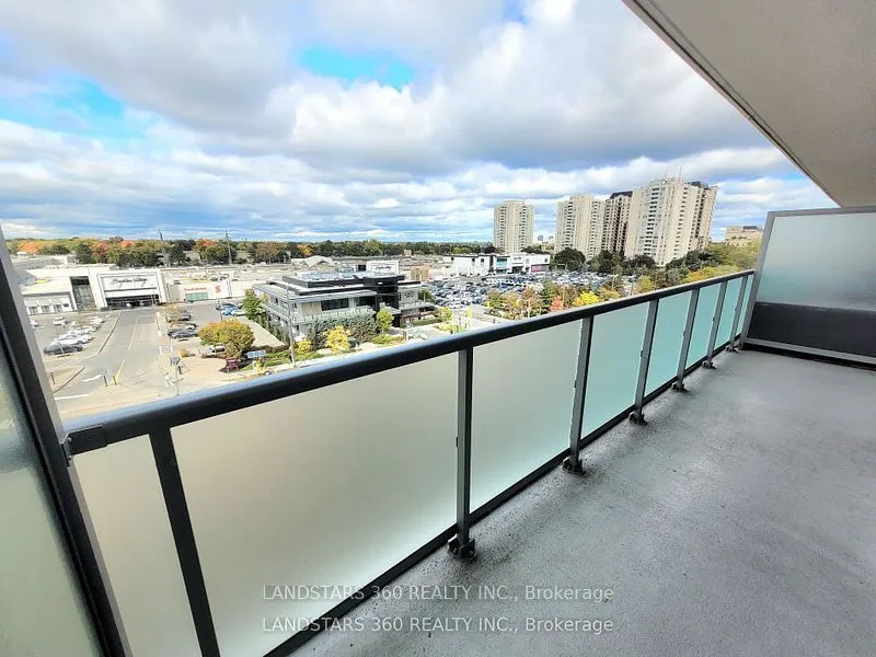 7 Kenaston Gardens, #520
