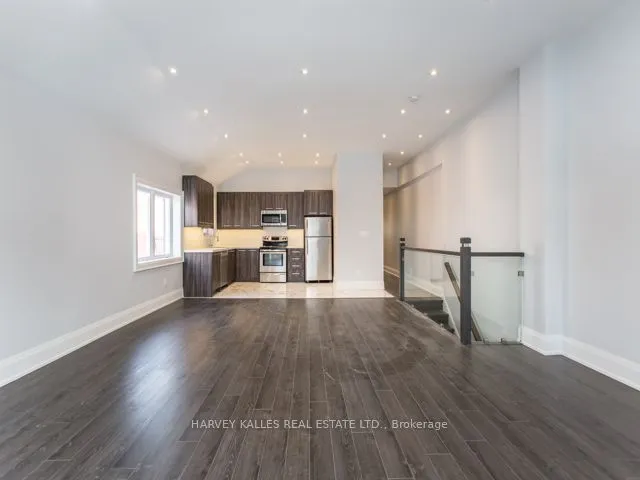 987 Avenue Road