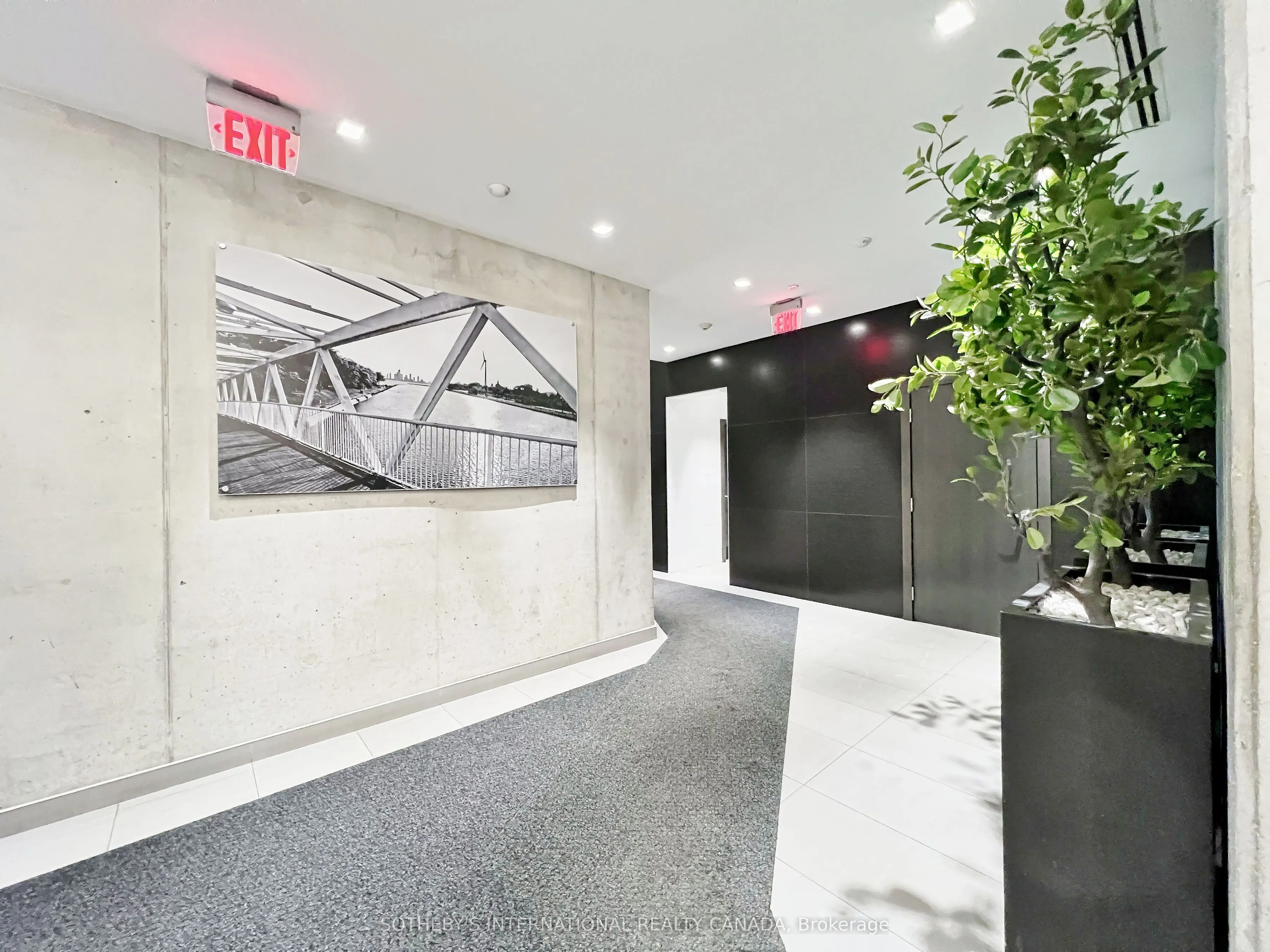 11 Charlotte Street, #606