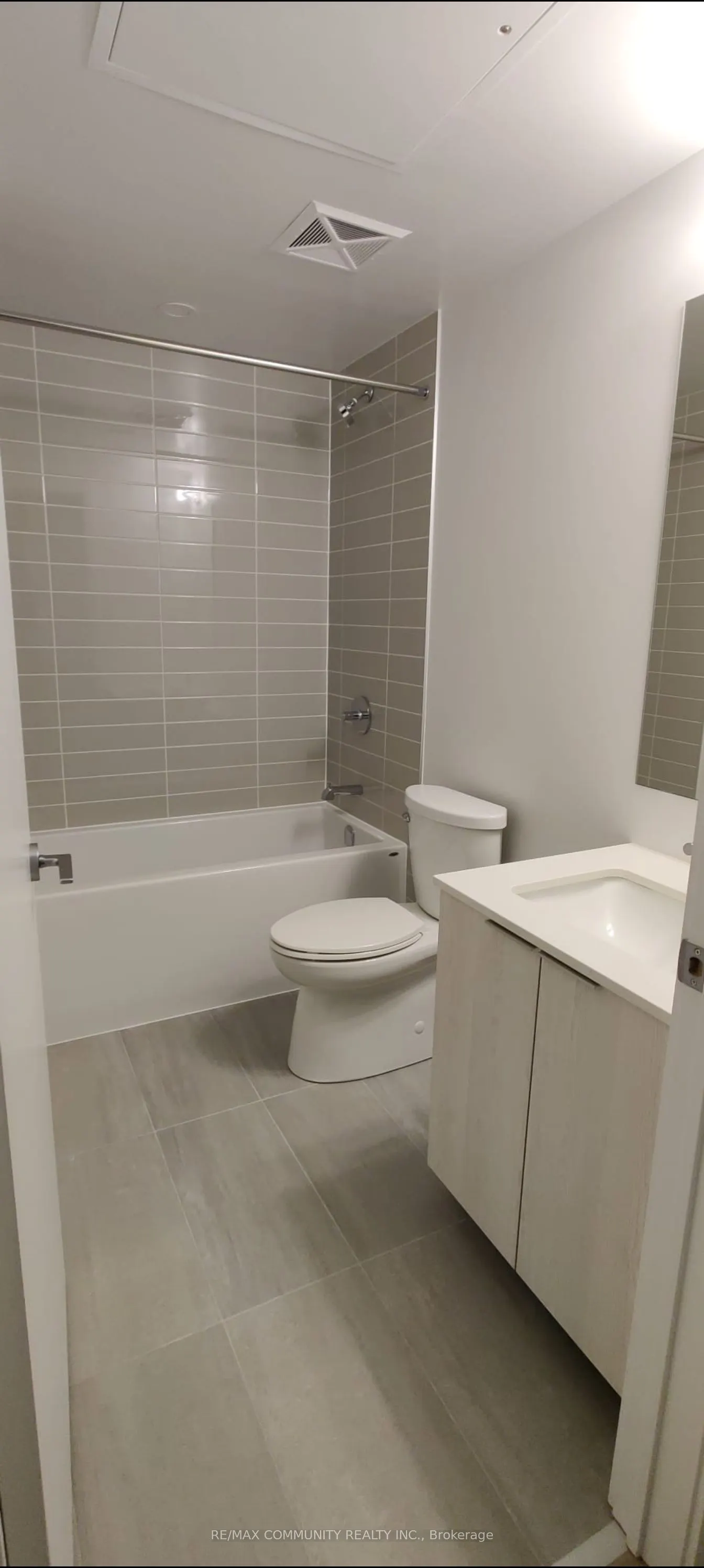 357 King Street W, #1805