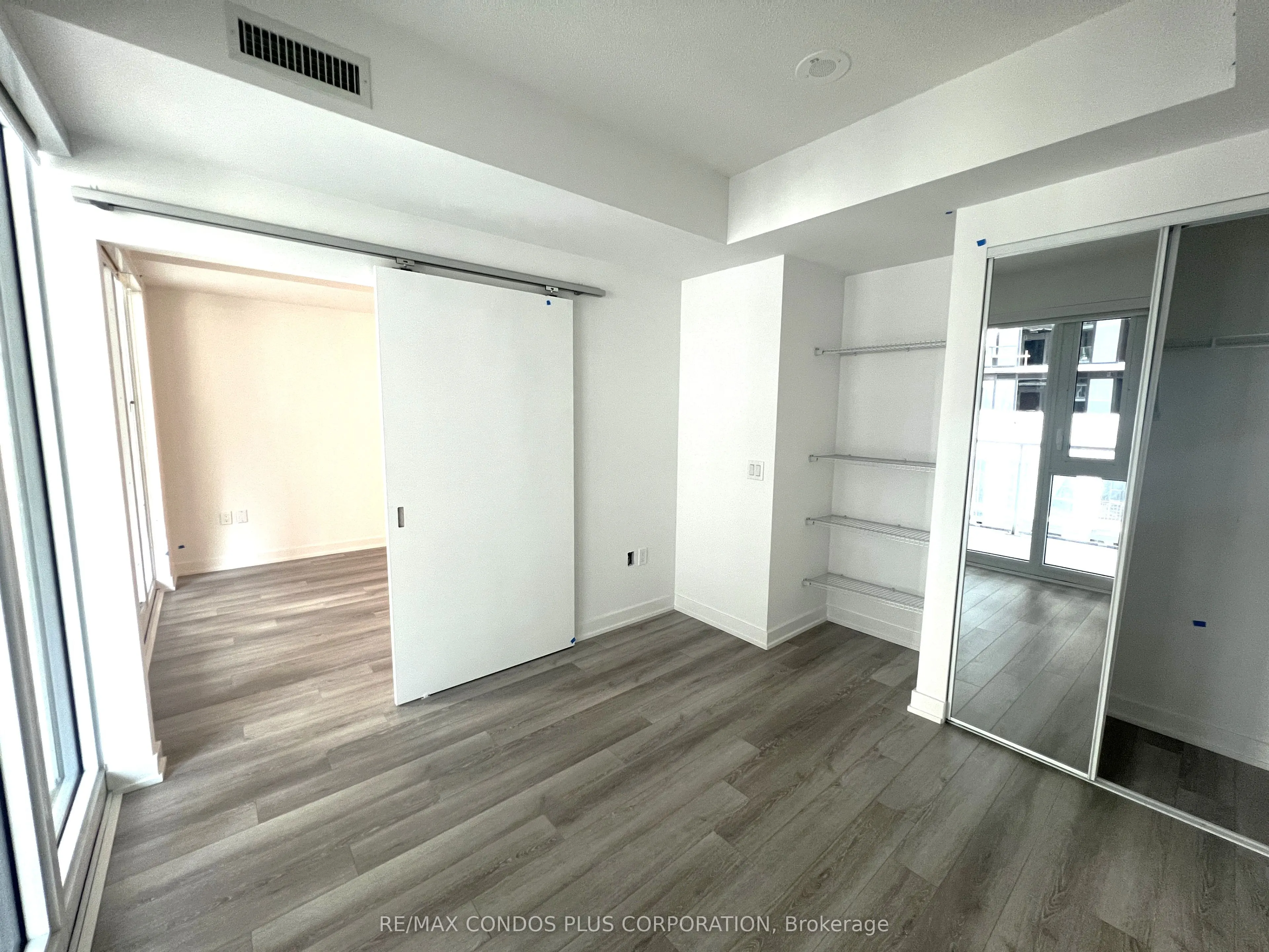 230 Simcoe Street, #1123