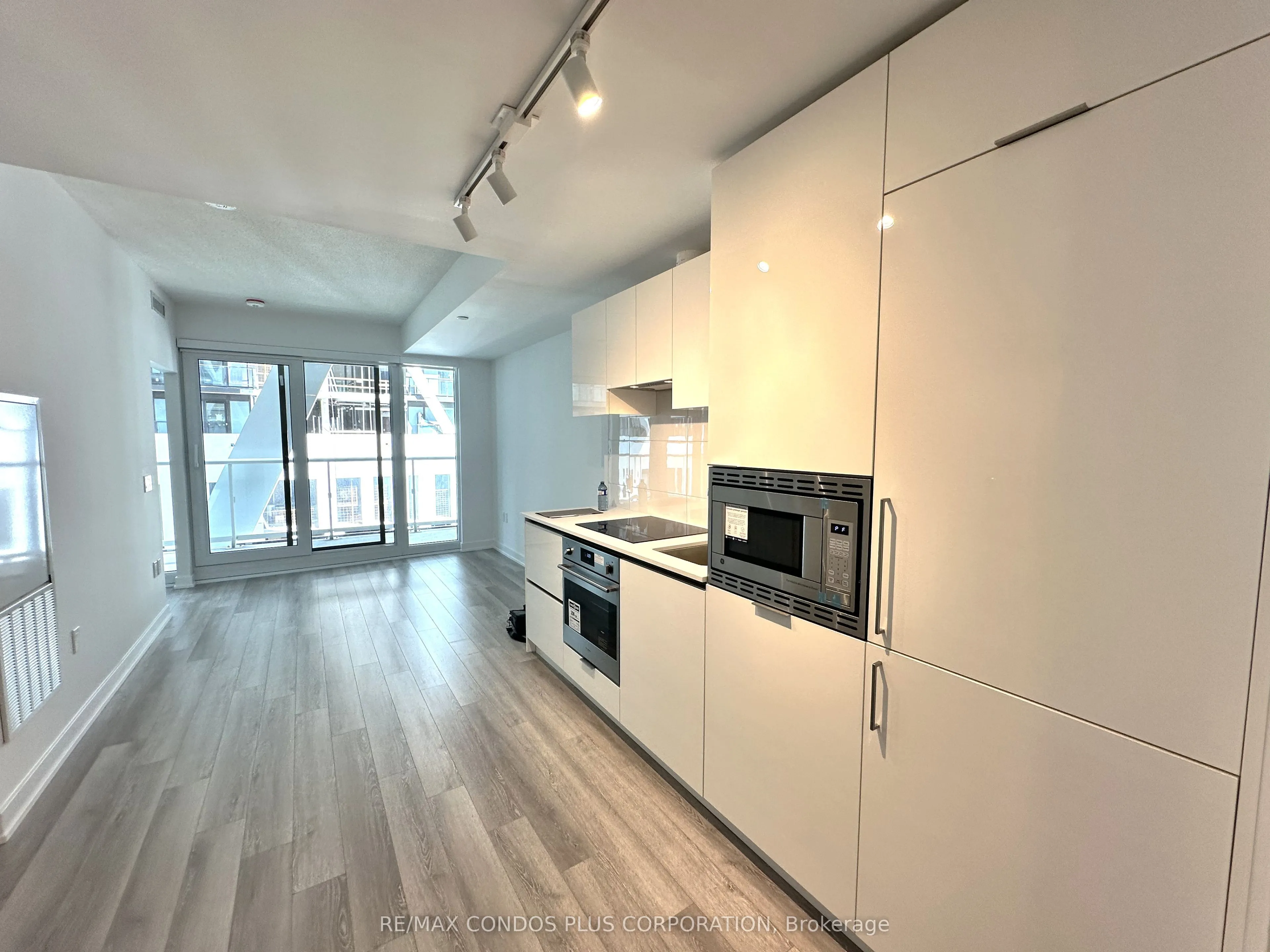 230 Simcoe Street, #1123
