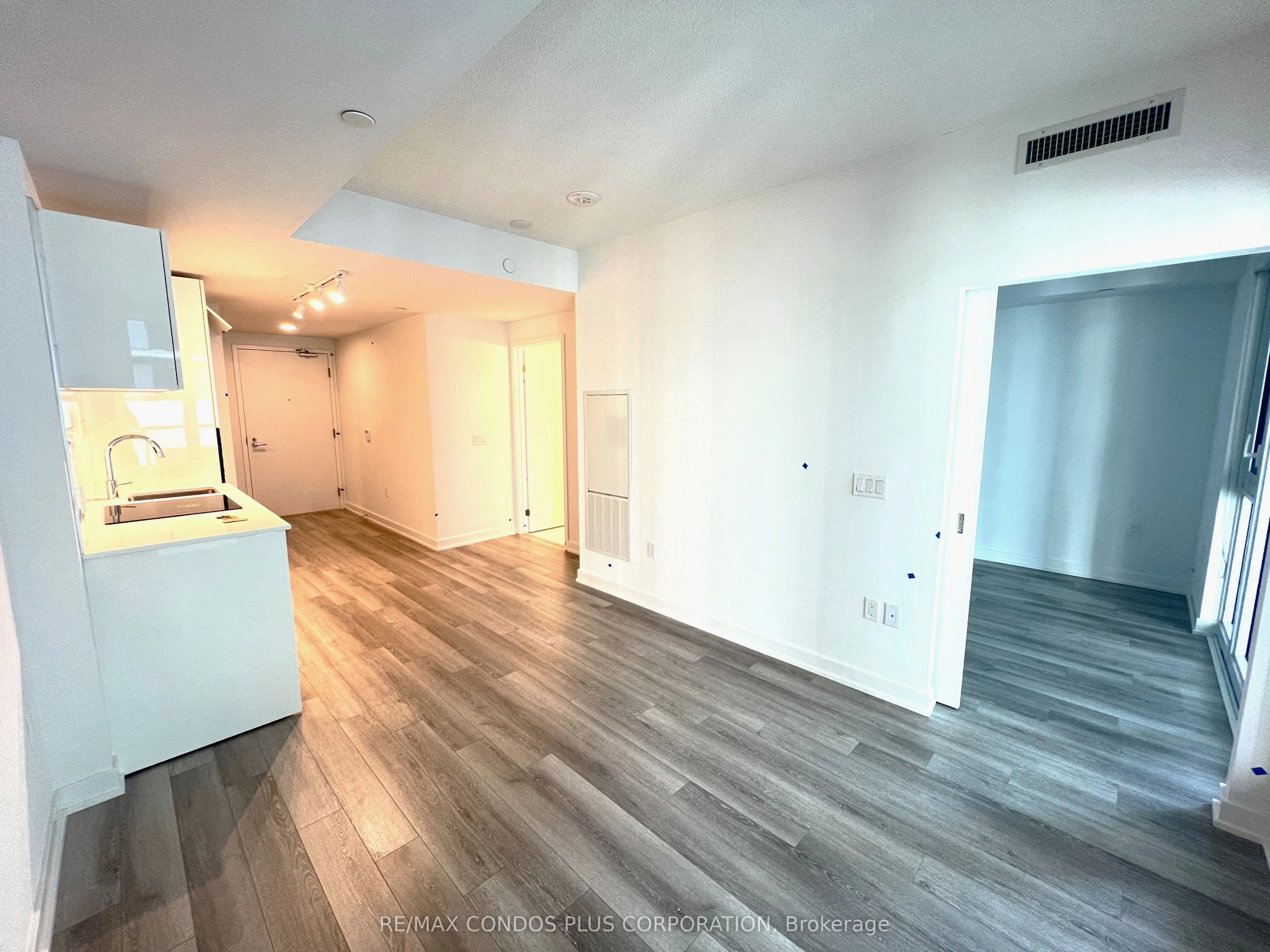 230 Simcoe Street, #1123