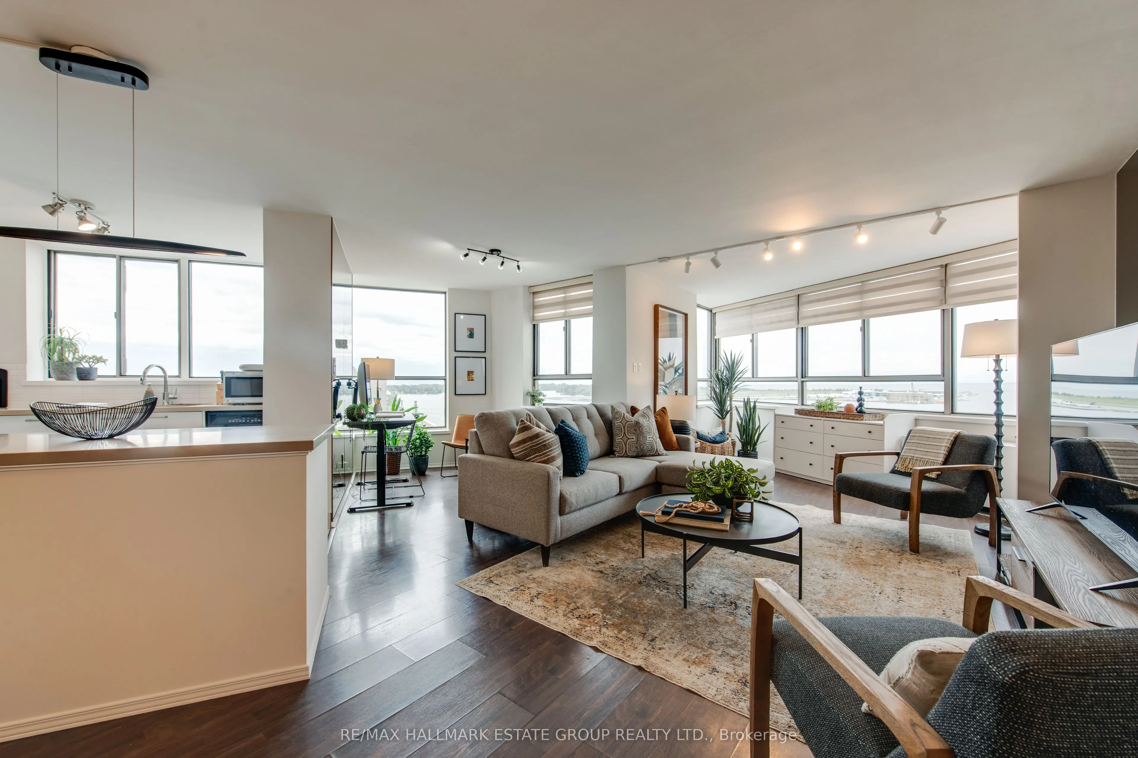 270 Queens Quay W, #1102