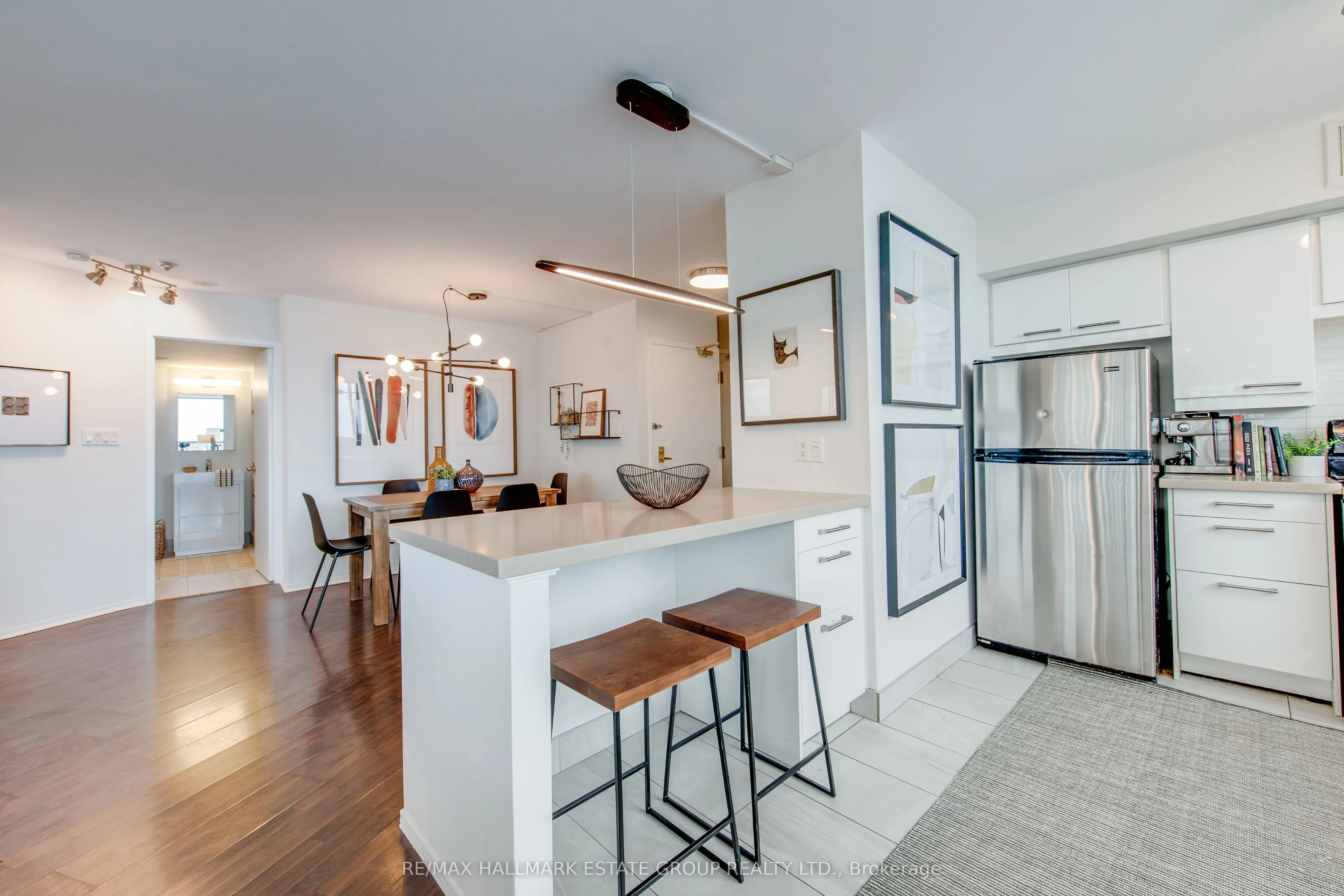 270 Queens Quay W, #1102