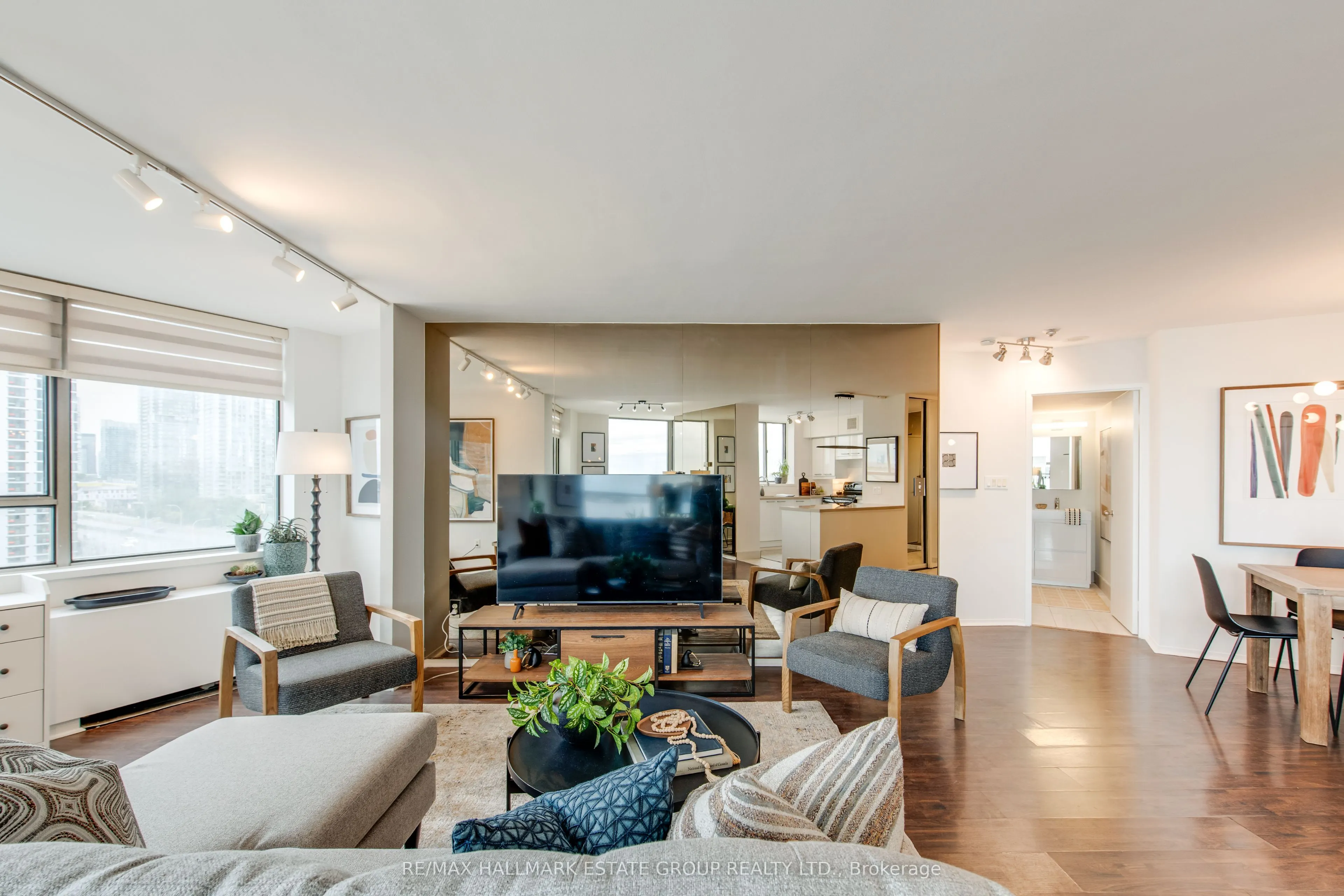 270 Queens Quay W, #1102
