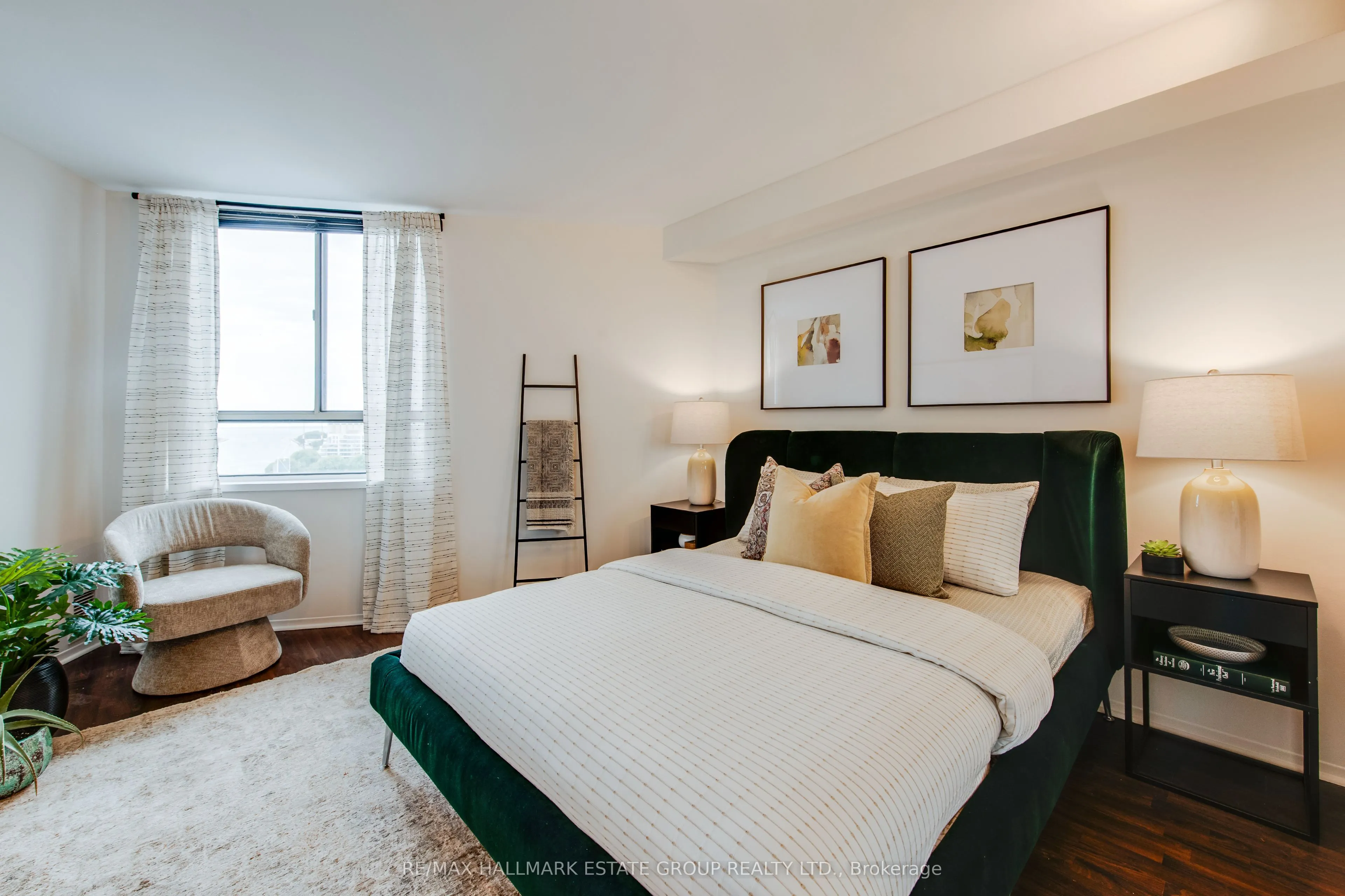 270 Queens Quay W, #1102