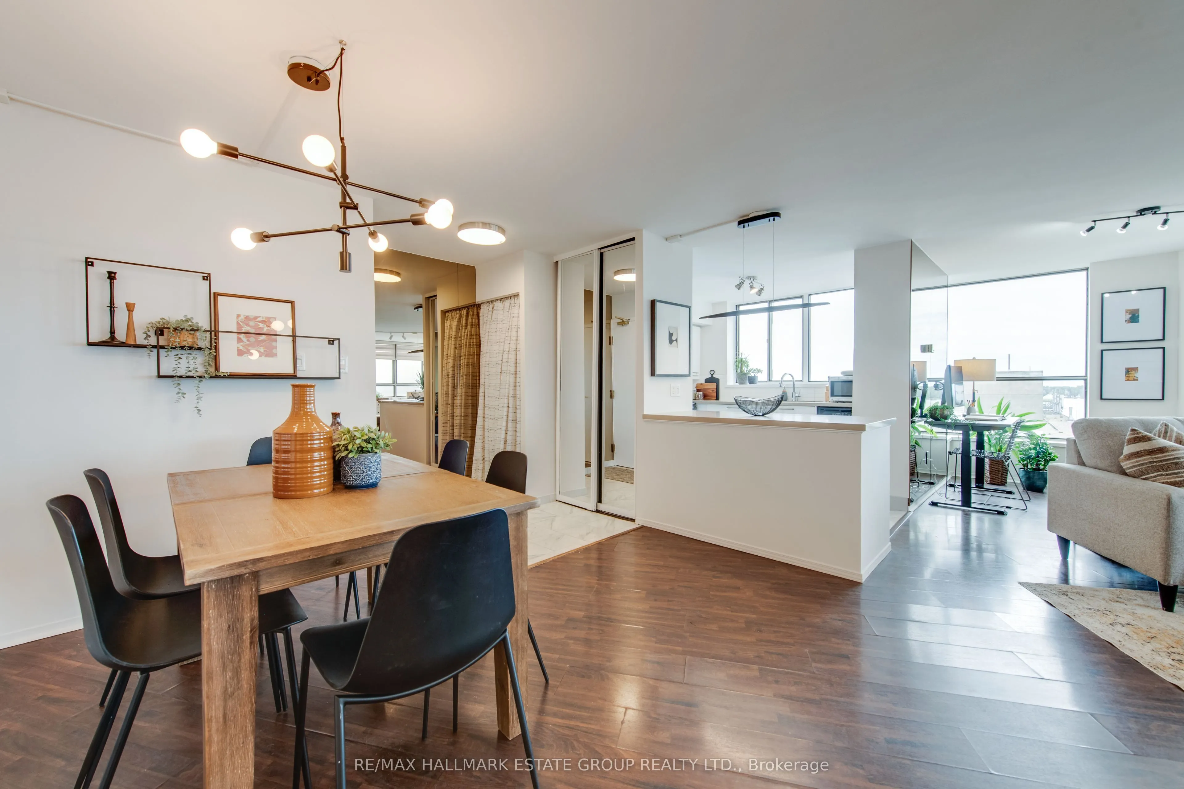 270 Queens Quay W, #1102