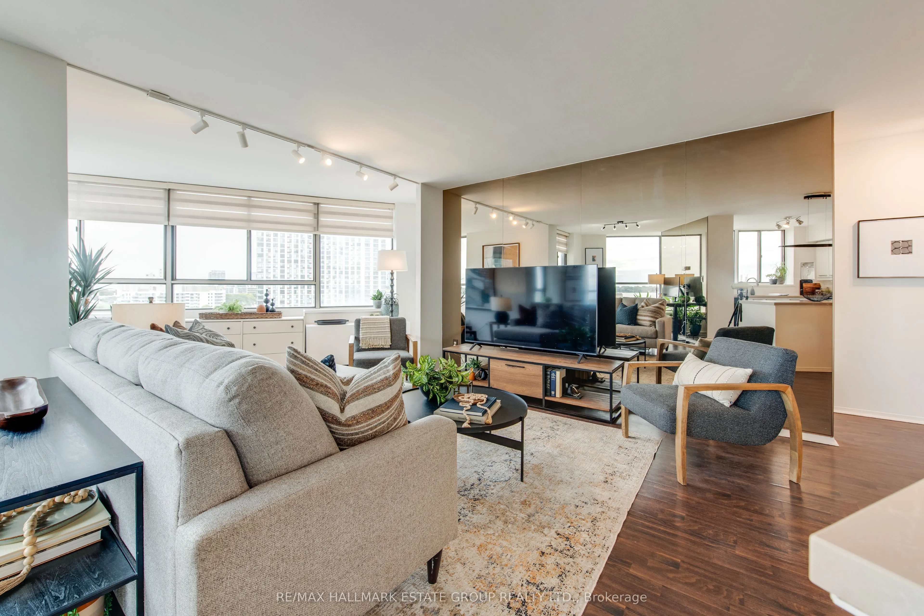 270 Queens Quay W, #1102
