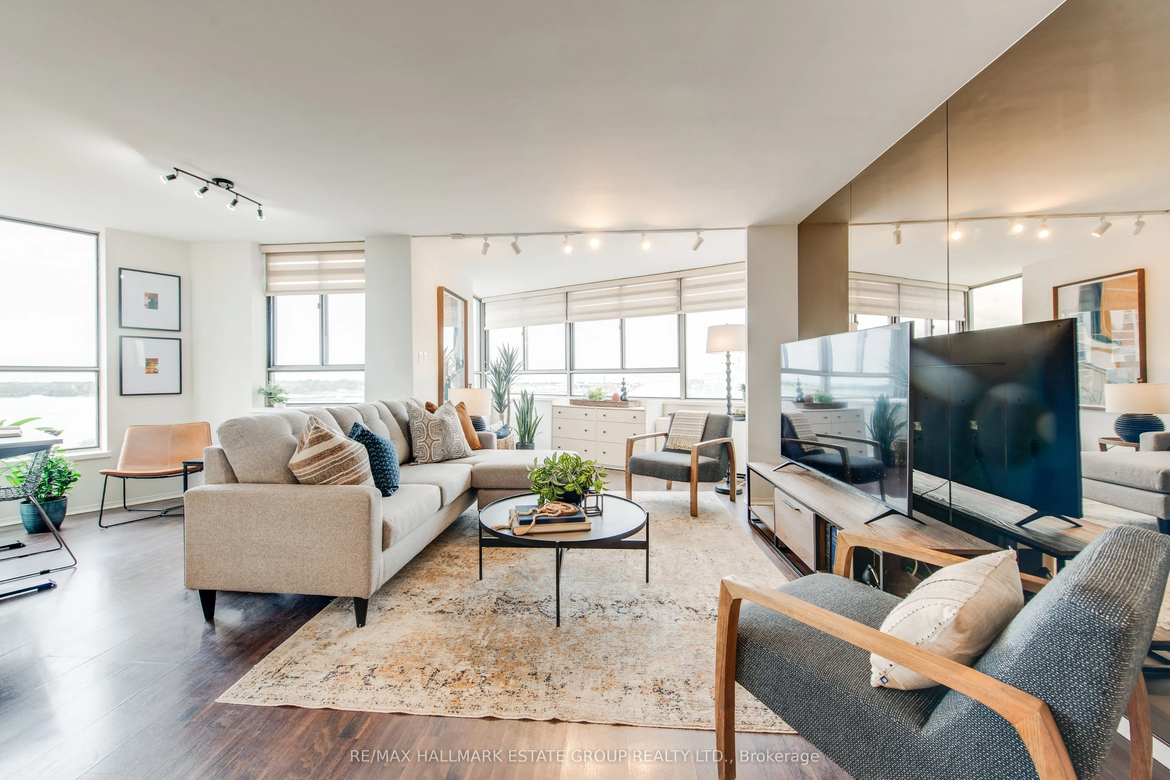 270 Queens Quay W, #1102