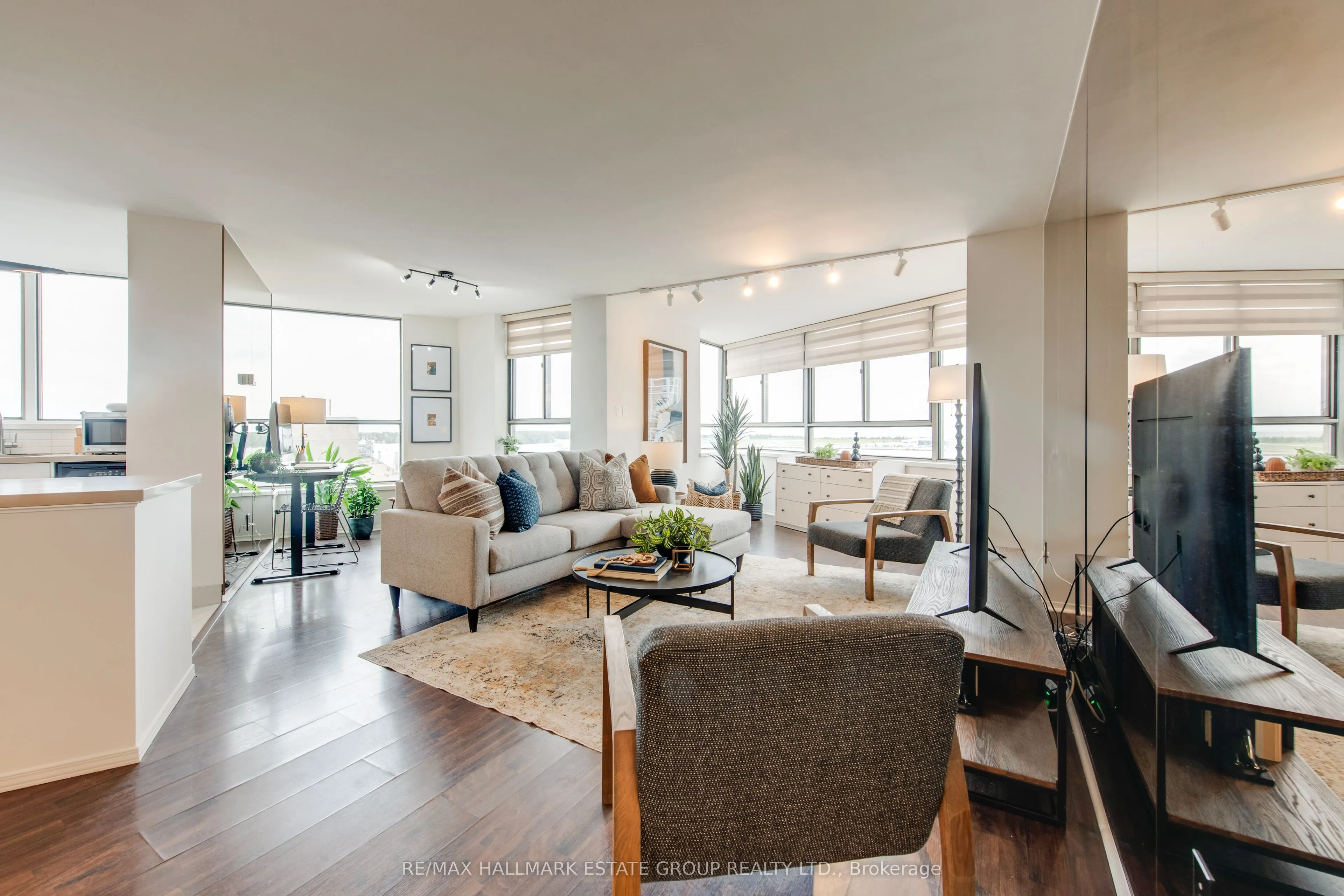 270 Queens Quay W, #1102