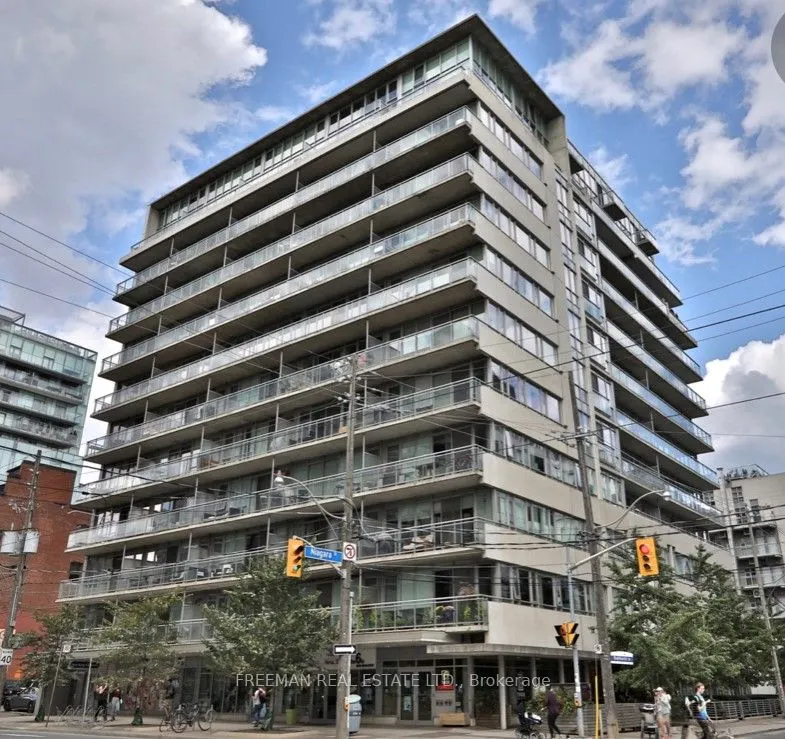 38 Niagara Street, #512
