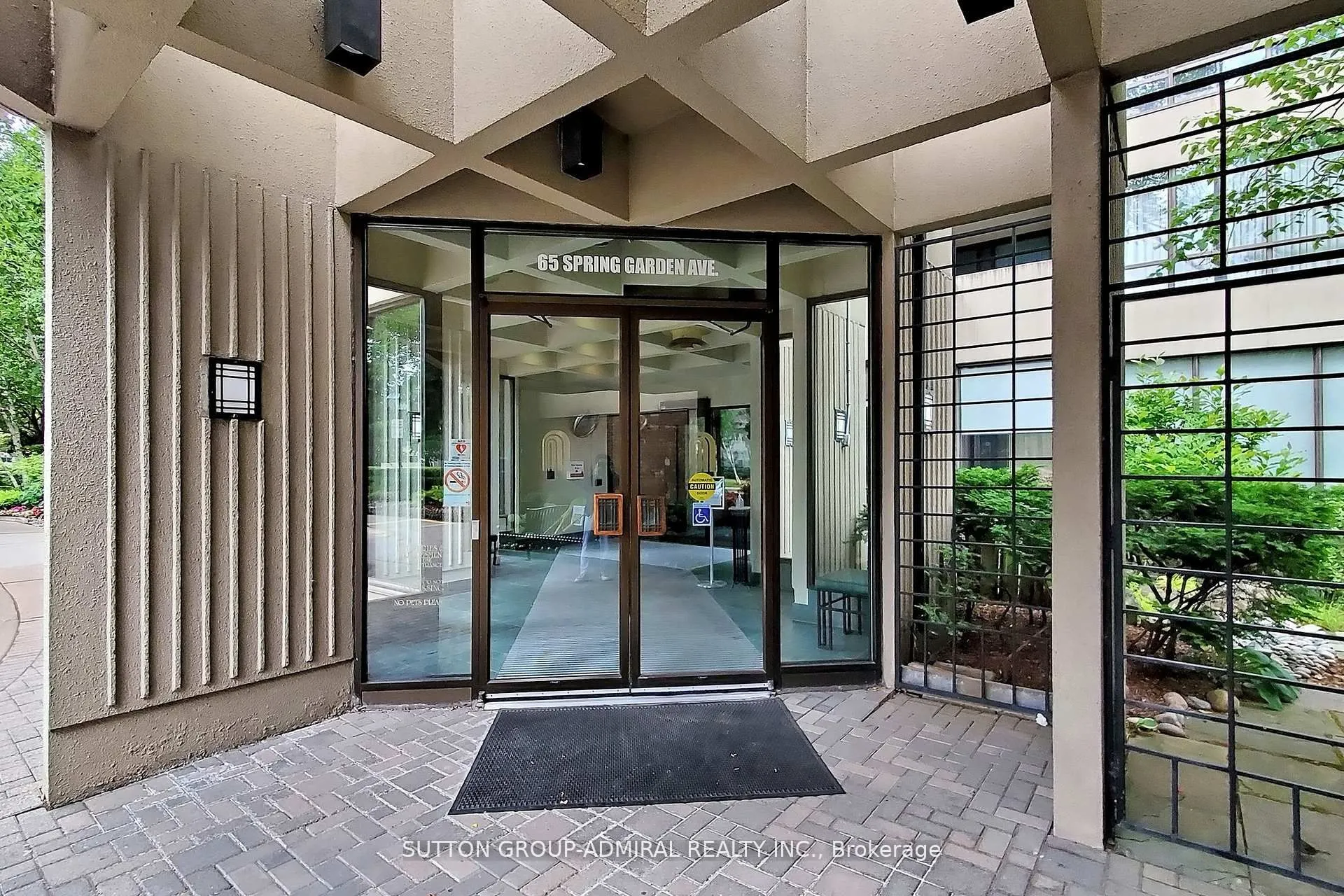 65 Spring Garden Avenue, #2009
