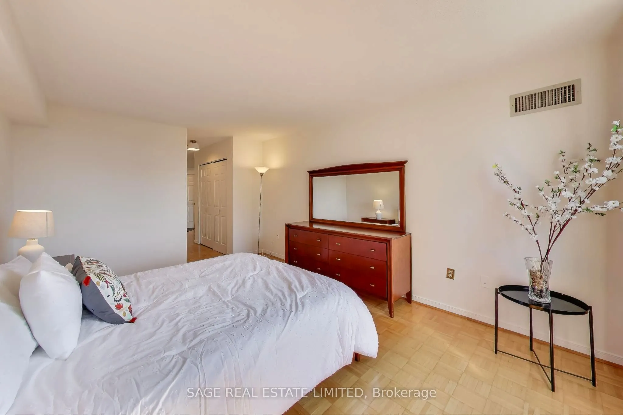 5 Concorde Place, #1201
