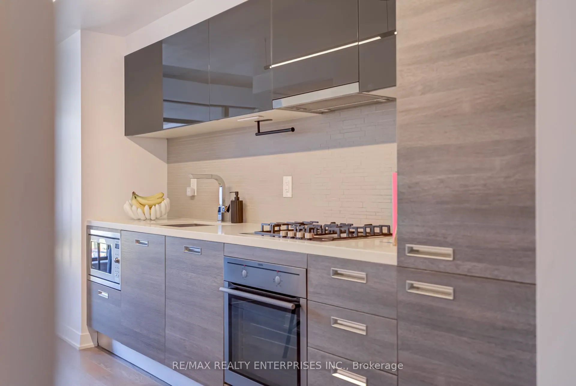 1239 Dundas Street W, #204