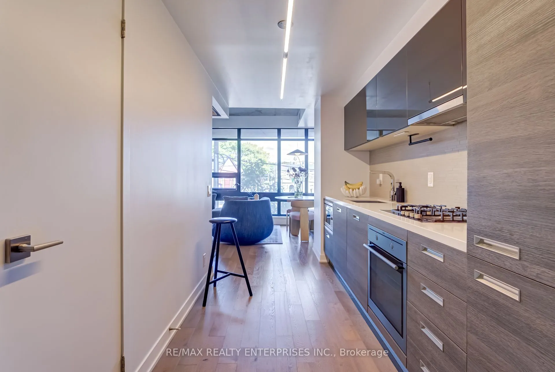 1239 Dundas Street W, #204